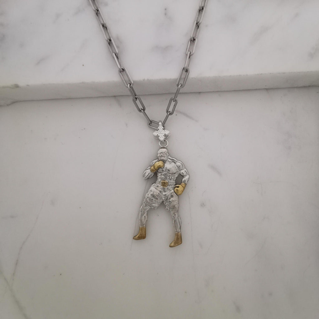 Боксьор – Мъжки спортен медальон за бойци, боксьори и MMA атлети от сребро 925 с частично позлатено покритие – Ръчно изработено бижу талисман за бойни изкуства – SSJ