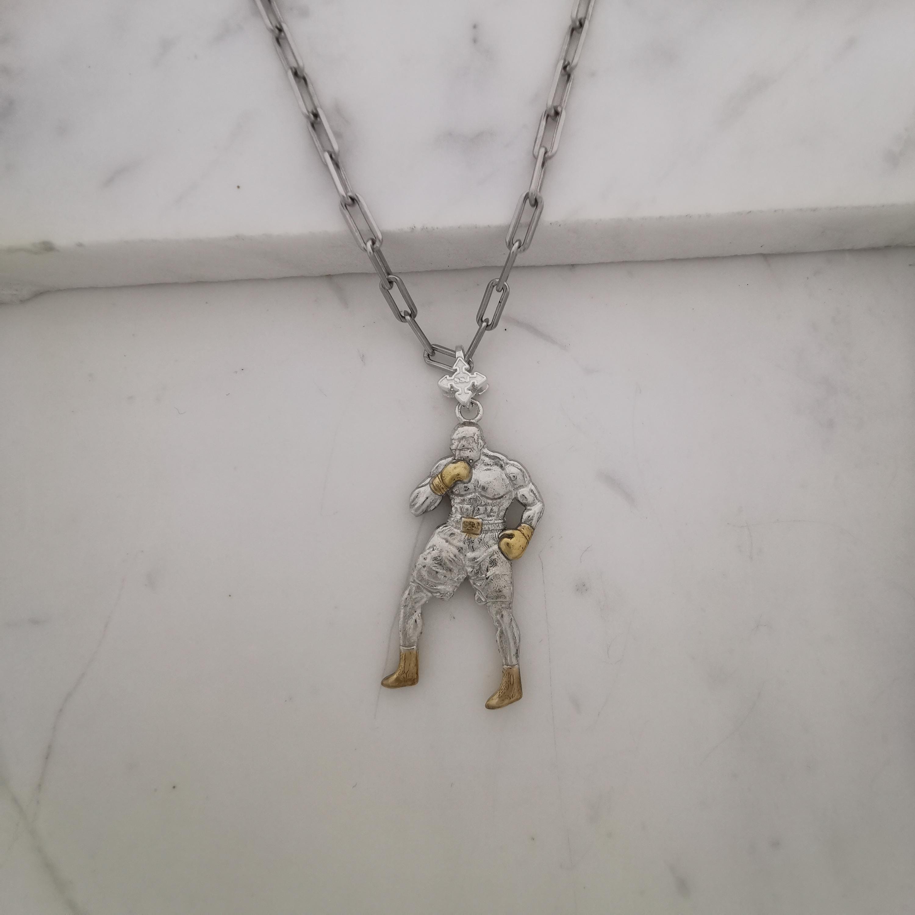 Боксьор – Мъжки спортен медальон за бойци, боксьори и MMA атлети от сребро 925 с частично позлатено покритие – Ръчно изработено бижу талисман за бойни изкуства – SSJ
