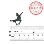 Скейтбордист – Мъжки спортен медальон от сребро 925 с оксидирано покритие – Ръчно изработено спортно бижу – Идеален подарък за мъж, фен на скейтборда – SSJ