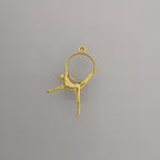 Въздушна акробатика – Женски спортен медальон от сребро 925 с 18K позлатено покритие – Ръчно изработено бижу талисман за гимнастички и танцьорки – Идеален подарък за спортист, треньор или фен – SSJ