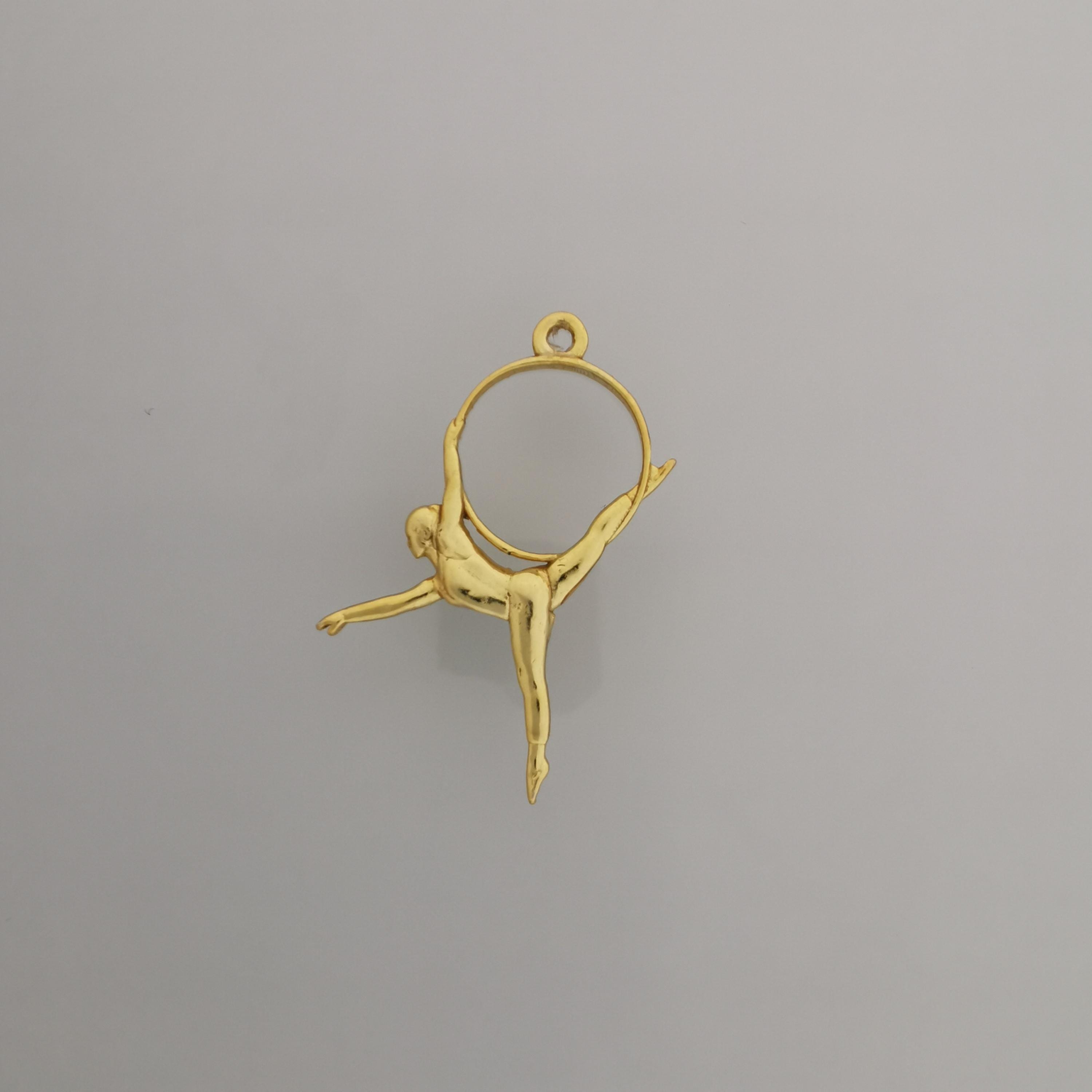 Въздушна акробатика – Женски спортен медальон от сребро 925 с 18K позлатено покритие – Ръчно изработено бижу талисман за гимнастички и танцьорки – Идеален подарък за спортист, треньор или фен – SSJ