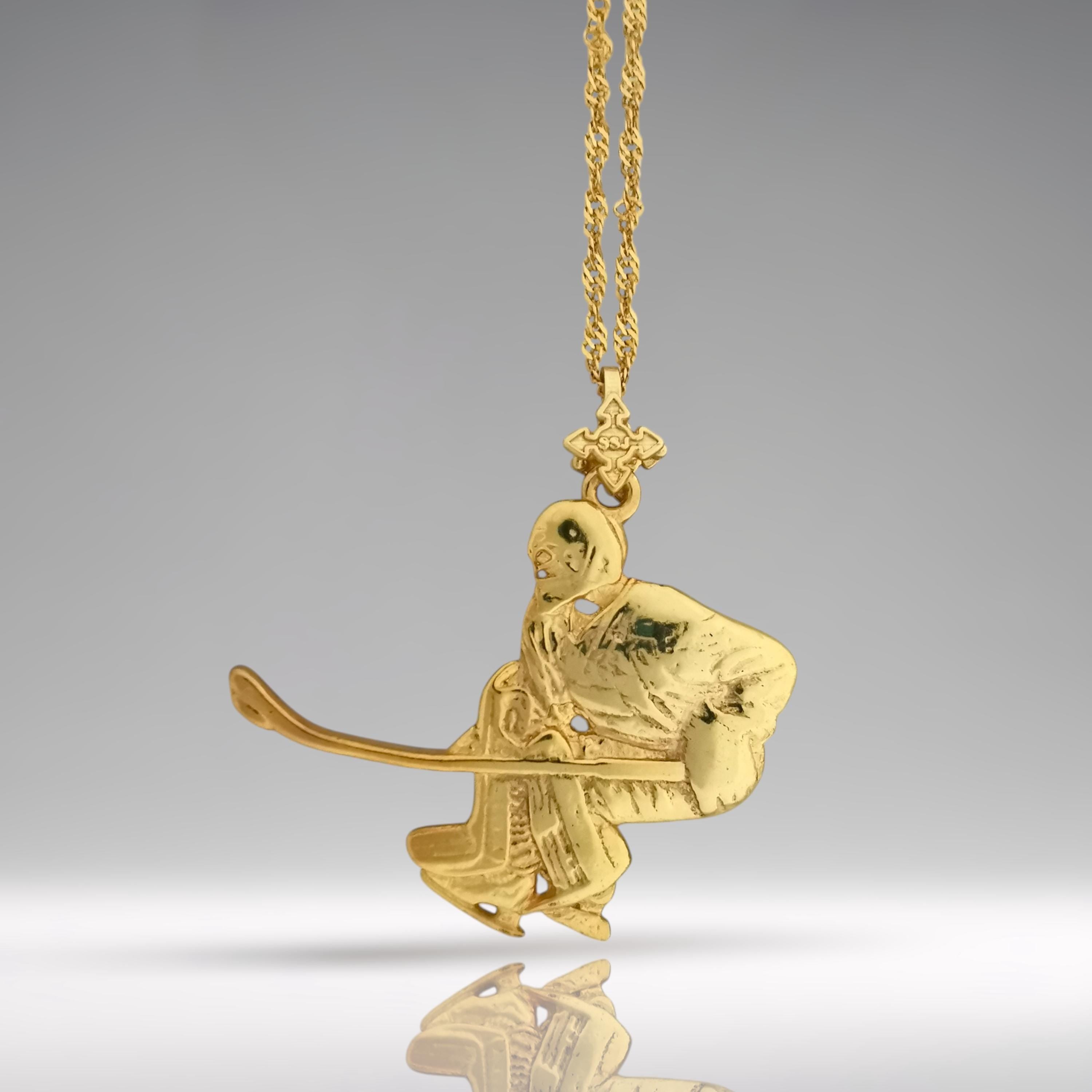 Хокеист (вратар) – Мъжки спортен медальон от сребро 925 с позлатено покритие – Ръчно изработено спортно бижу – Идеален подарък за мъж, фен на хокея – SSJ