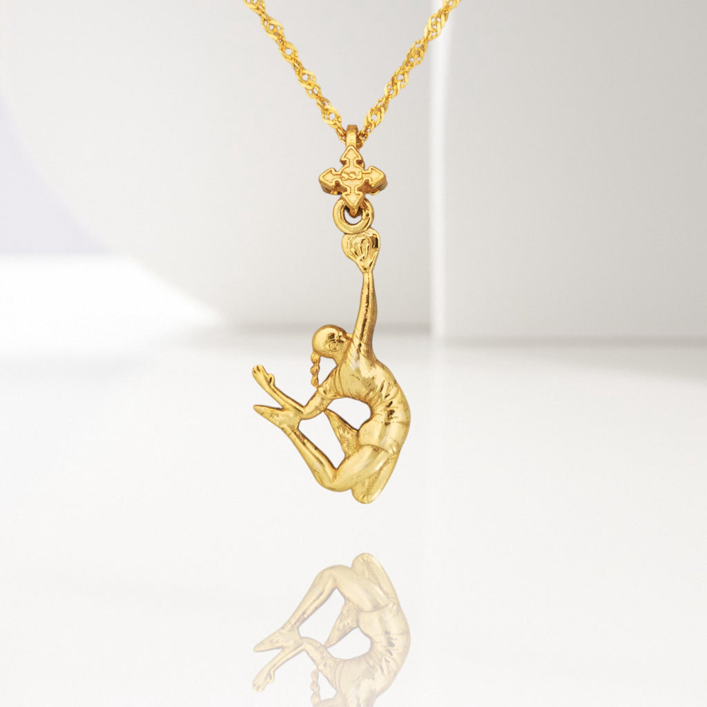 Волейболистка – Женски спортен медальон с позлатено покритие – Сребро 925 – Ръчно изработено бижу/талисман – SSJ