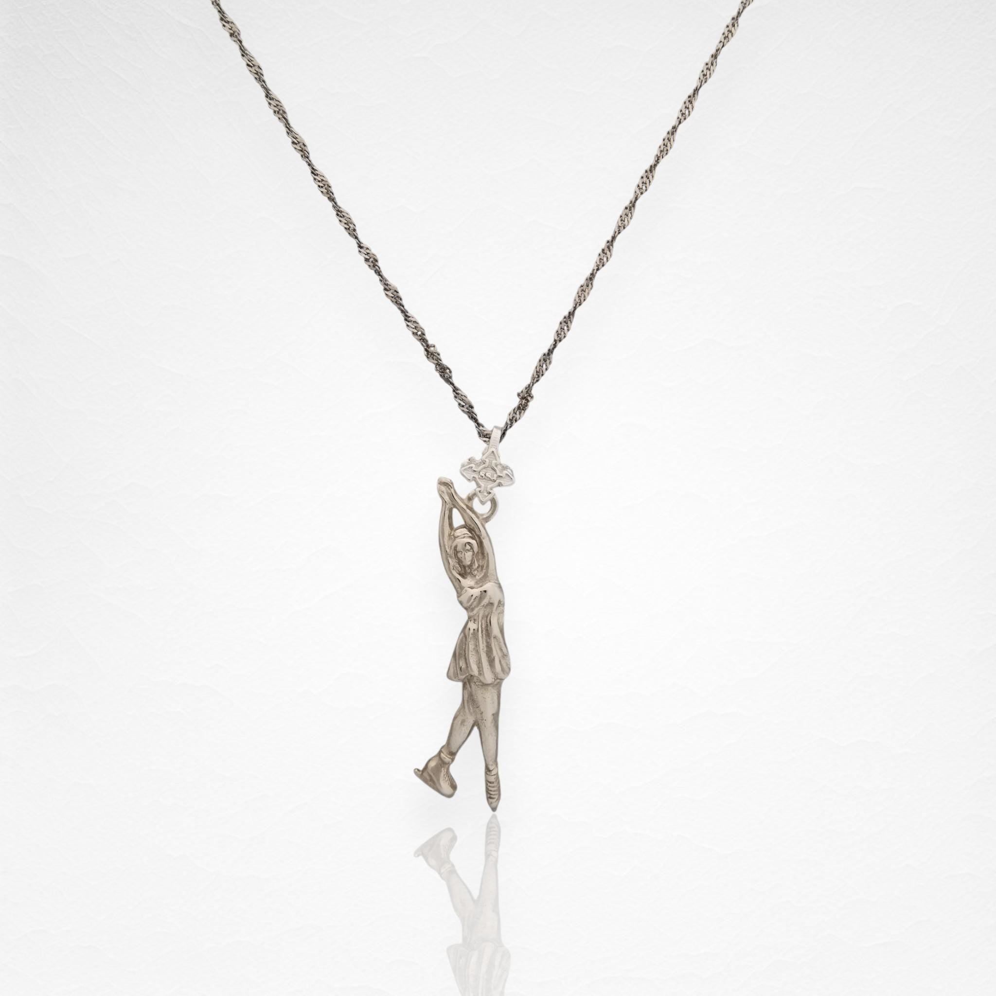 Фигурно пързаляне – Дамски спортен медальон от сребро 925 в класическо сребро – Ръчно изработено спортно бижу – Идеален подарък за жена, фенка на фигурното пързаляне – SSJ