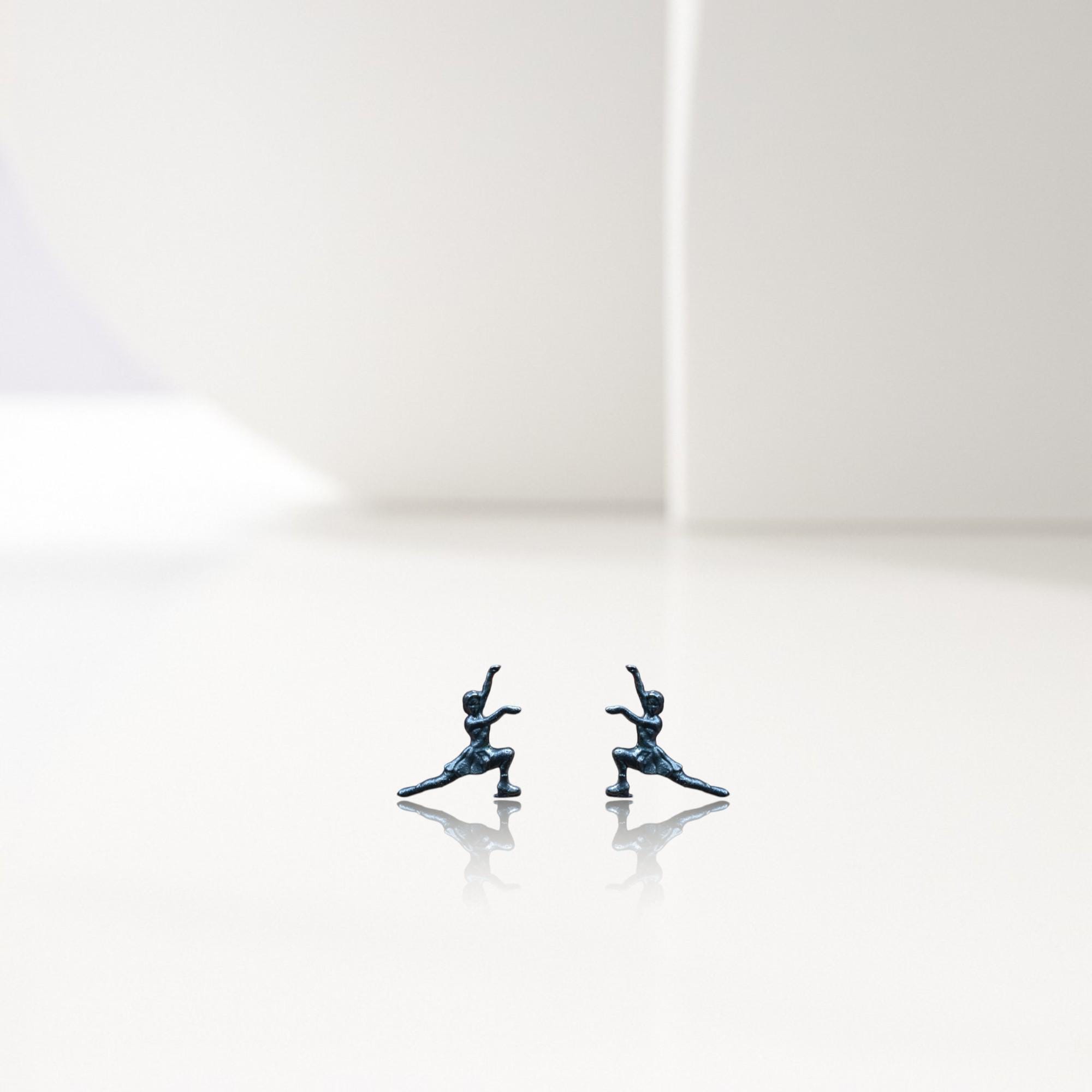 Фигурно пързаляне – Дамски обеци от сребро 925 с оксидирано покритие – Ръчно изработени спортни бижута – Идеален подарък за жена, фенка на фигурното пързаляне – SSJ