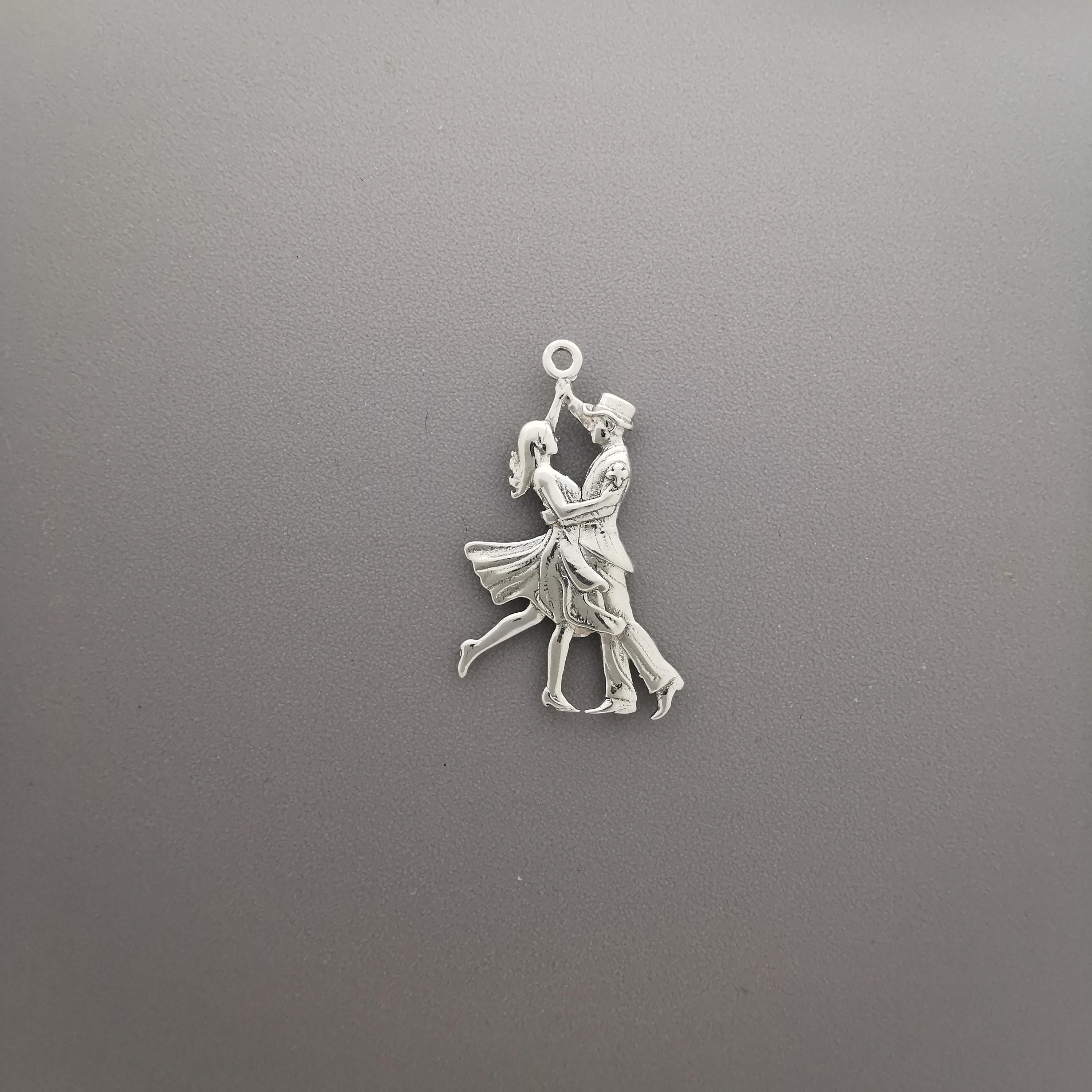 Латино танци – Унисекс спортен медальон от сребро 925 в класическо сребро – Ръчно изработено спортно бижу – Идеален подарък за жена, фенка на спортните танци – SSJ