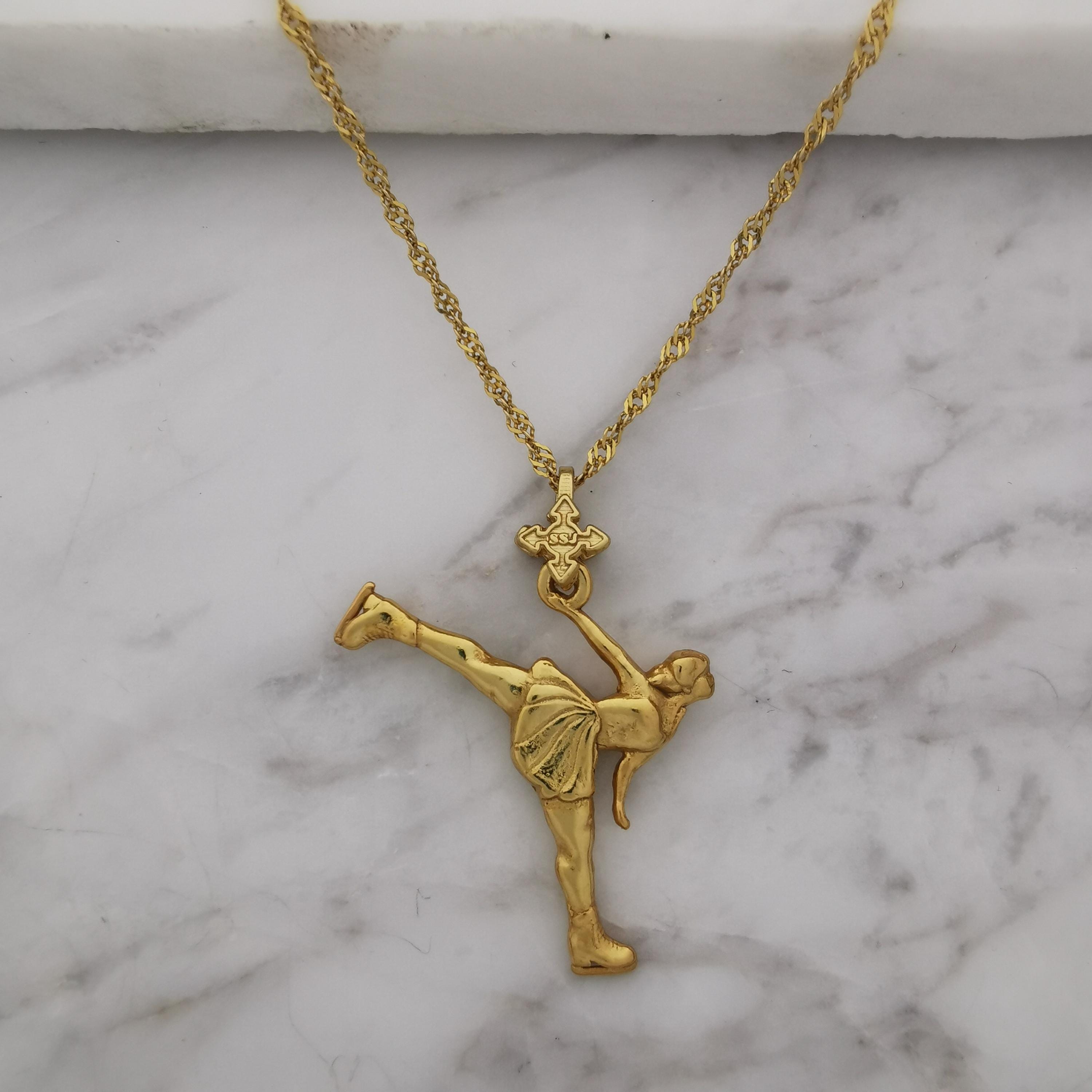 Фигурно пързаляне (спирала) – Дамски спортен медальон от сребро 925 с позлатено покритие – Ръчно изработено спортно бижу – Идеален подарък за жена, фенка на фигурното пързаляне – SSJ