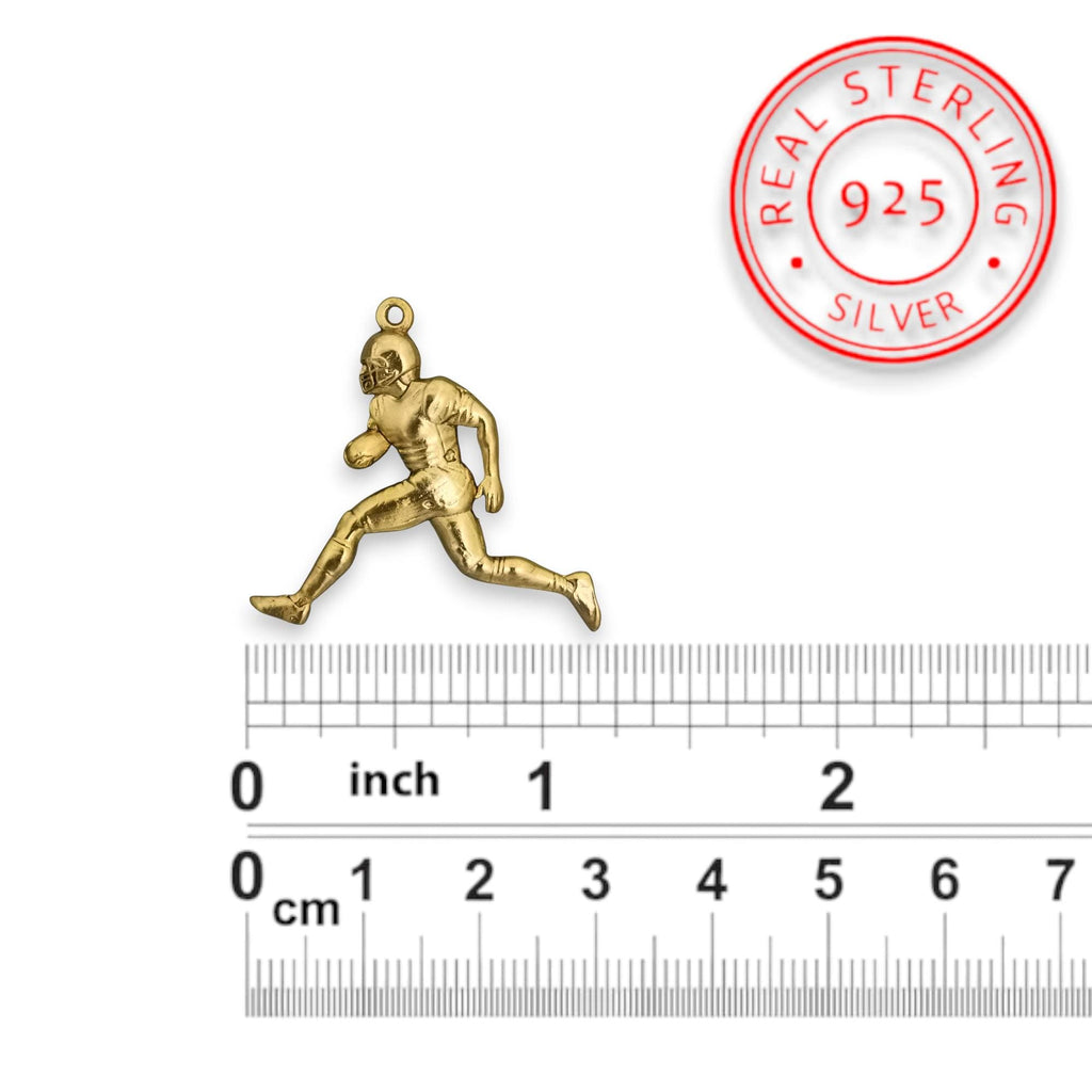 Американски футбол – Мъжки спортен медальон от сребро 925 с позлатено покритие – Ръчно изработено бижу талисман за спортисти и фенове – Идеален подарък за играч, треньор или почитател – SSJ
