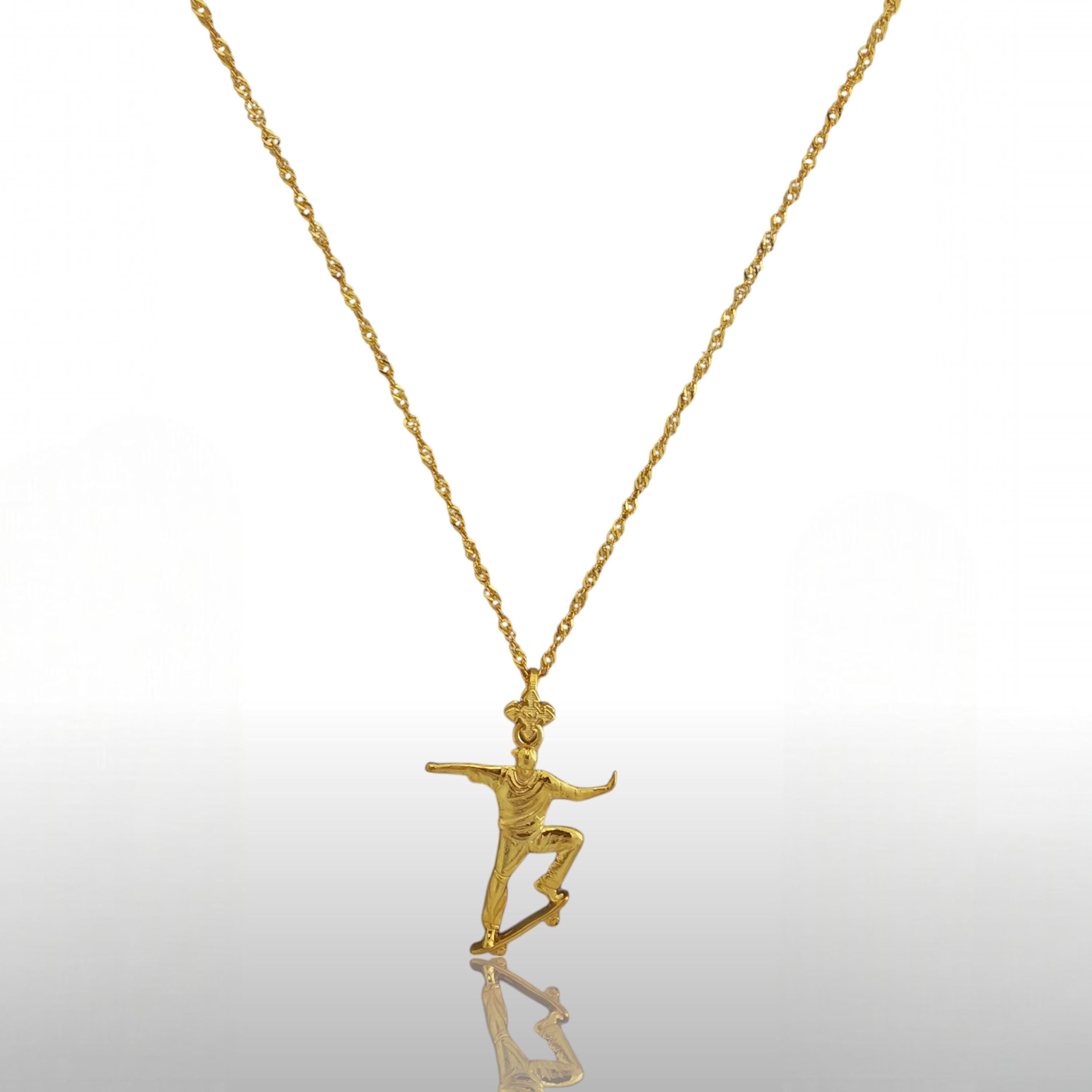 Скейтбордист – Мъжки спортен медальон от сребро 925 с позлатено покритие – Ръчно изработено спортно бижу – Идеален подарък за мъж, фен на скейтборда – SSJ