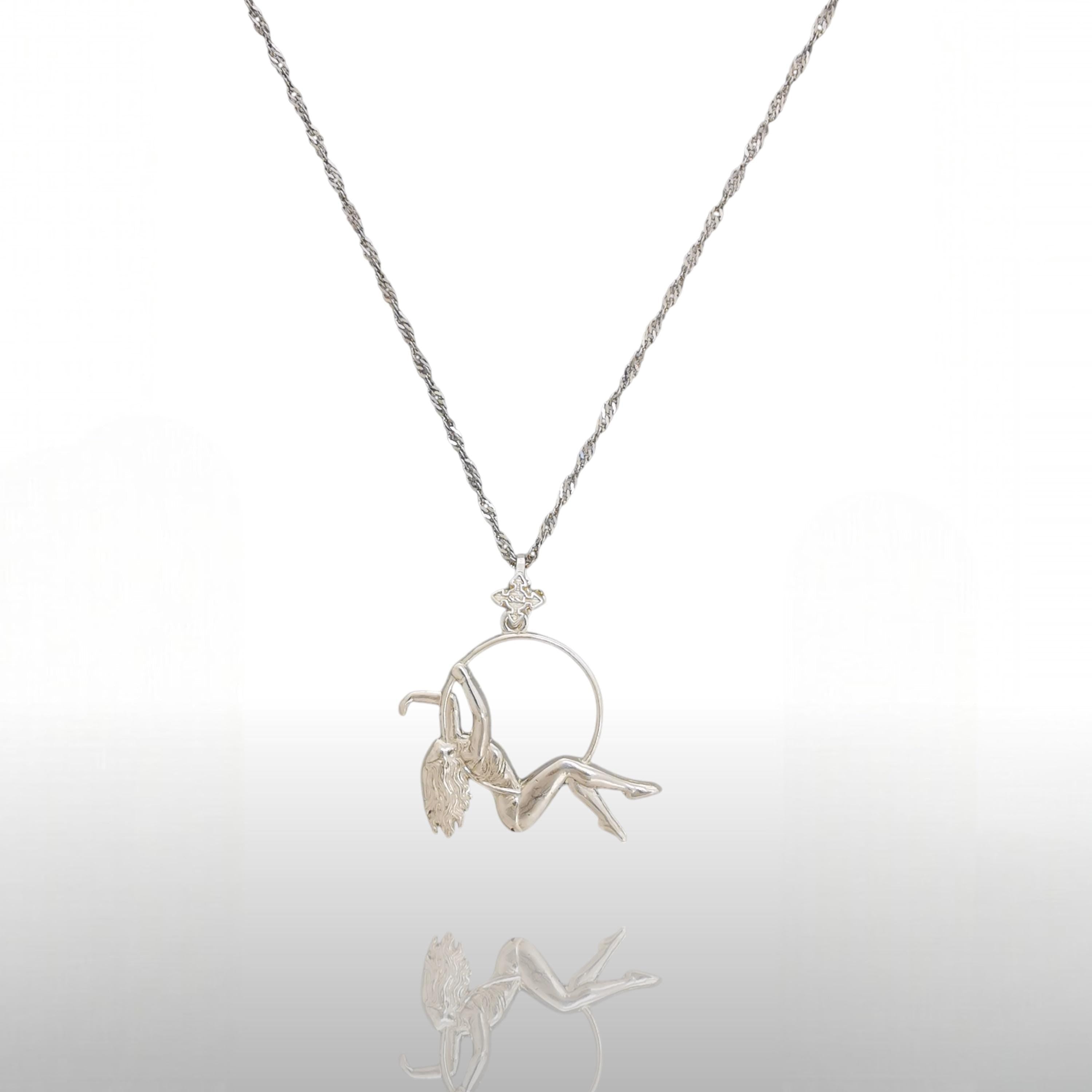 Въздушна акробатика – Женски спортен медальон от сребро 925 с класическо полирано покритие – Ръчно изработено бижу талисман за гимнастички и танцьорки – Идеален подарък за спортист, треньор или артист – SSJ