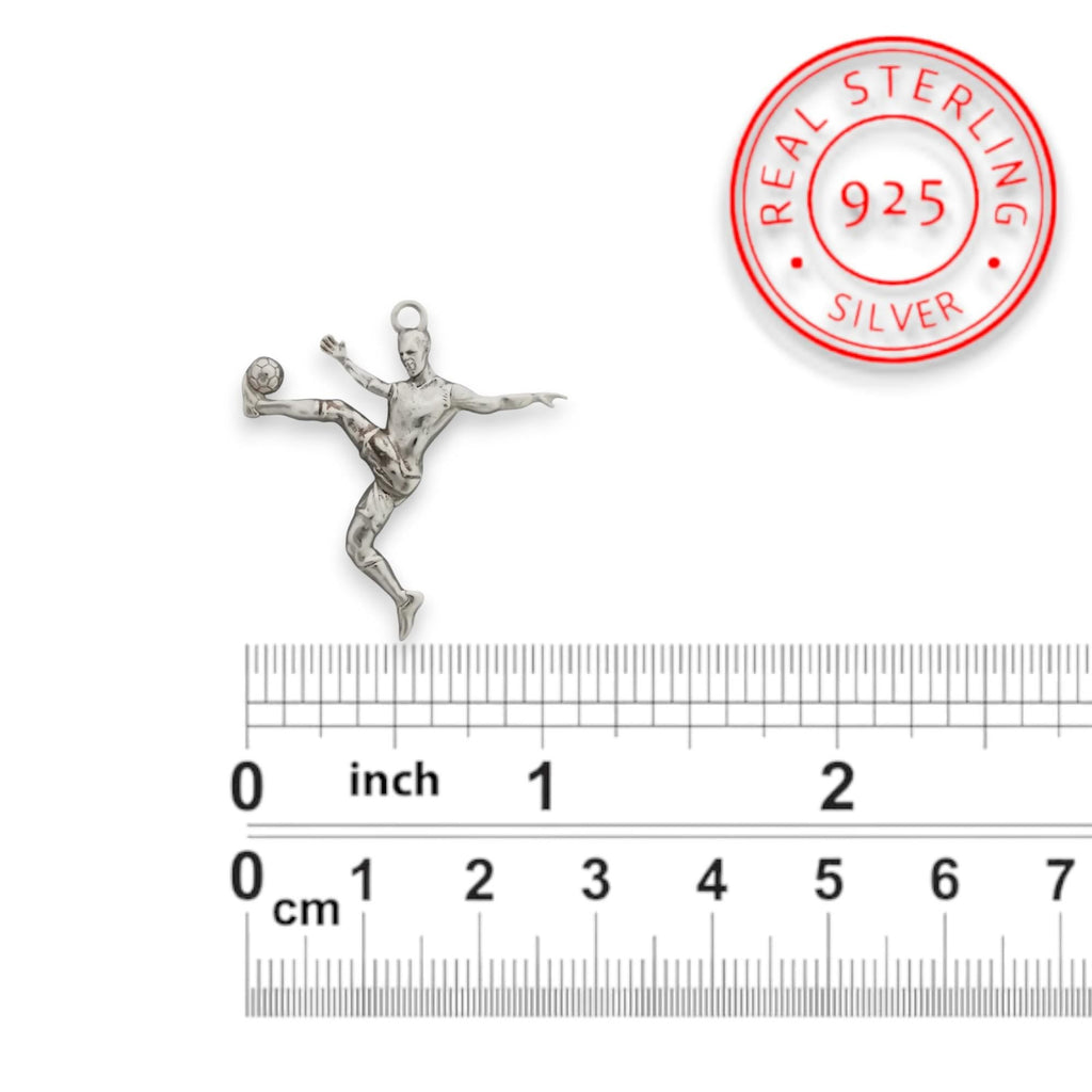 Футболист (воле) – Мъжки спортен медальон от сребро 925 с класическо покритие – Ръчно изработено спортно бижу – Идеален подарък за мъж, фен на футбола – SSJ