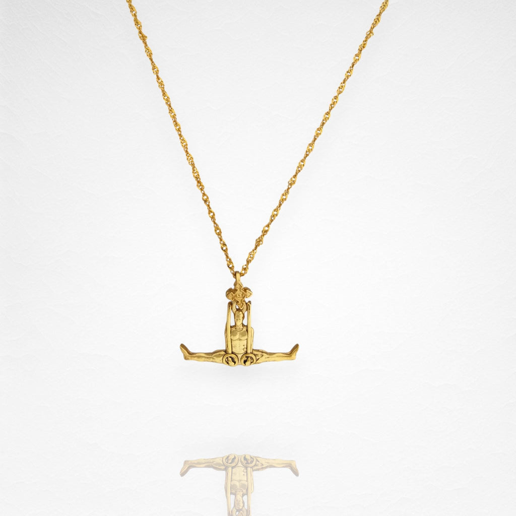 Гимнастик на халки – Мъжки спортен медальон от сребро 925 с позлатено покритие – Ръчно изработено бижу талисман за гимнастици и спортисти – Идеален подарък за спортист, треньор или фен – SSJ