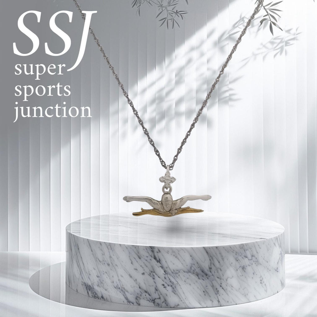 Плуване (Бътерфлай) – Мъжки спортен медальон от сребро 925 с частично позлатено покритие – Ръчно изработено спортно бижу – Идеален подарък за мъж, фен на плуването – SSJ