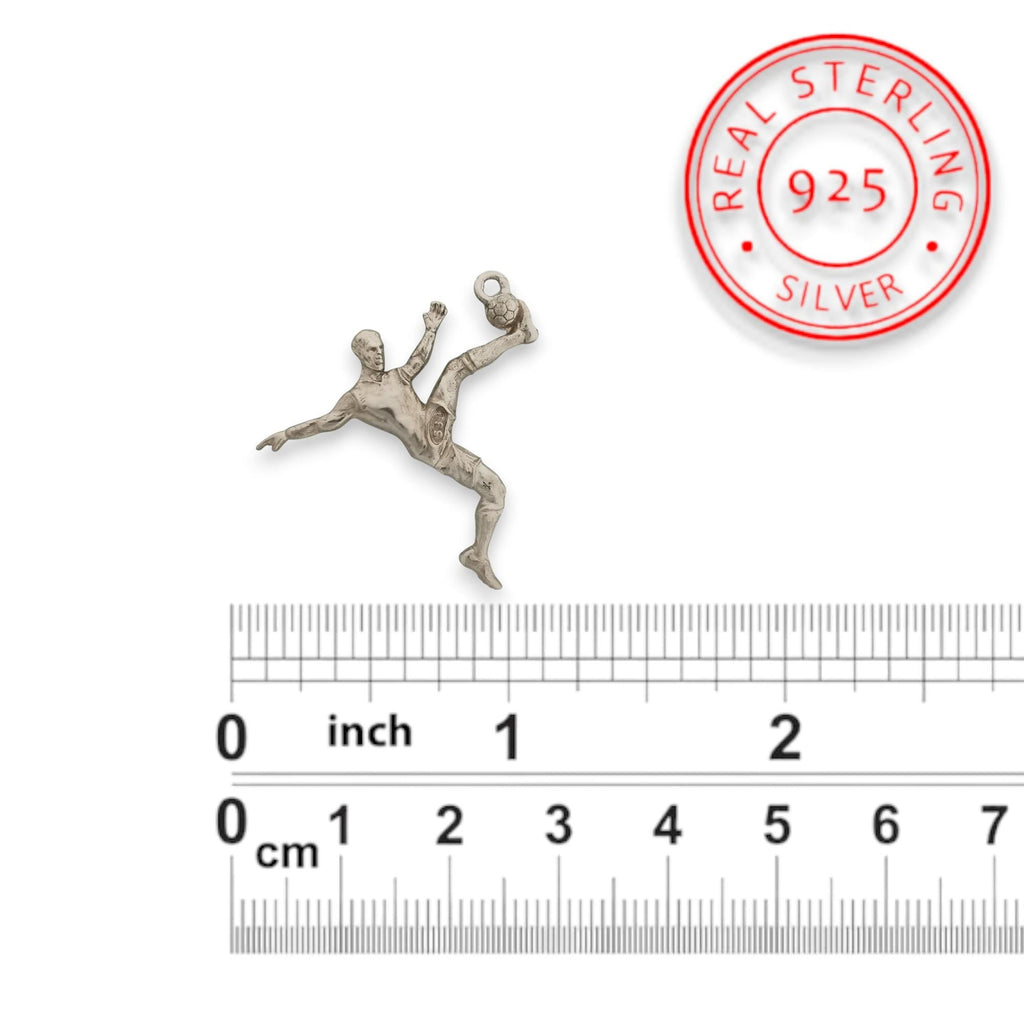 Футболист (задна ножица) – Мъжки спортен медальон от сребро 925 с класическо покритие – Ръчно изработено спортно бижу – Идеален подарък за мъж, фен на футбола – SSJ
