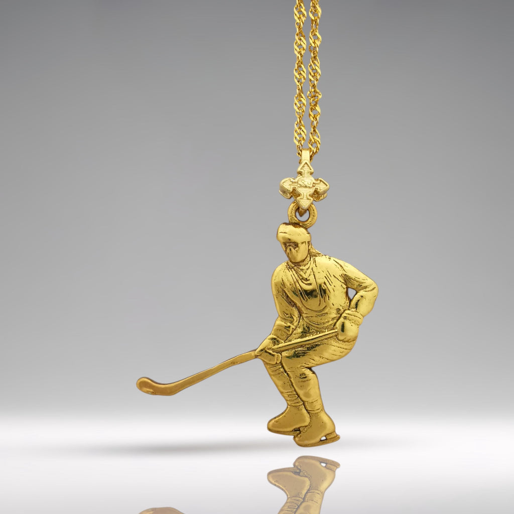 Хокеист – Мъжки спортен медальон от сребро 925 с позлатено покритие – Ръчно изработено спортно бижу – Идеален подарък за мъж, фен на хокея – SSJ