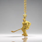 Хокеист – Мъжки спортен медальон от сребро 925 с позлатено покритие – Ръчно изработено спортно бижу – Идеален подарък за мъж, фен на хокея – SSJ