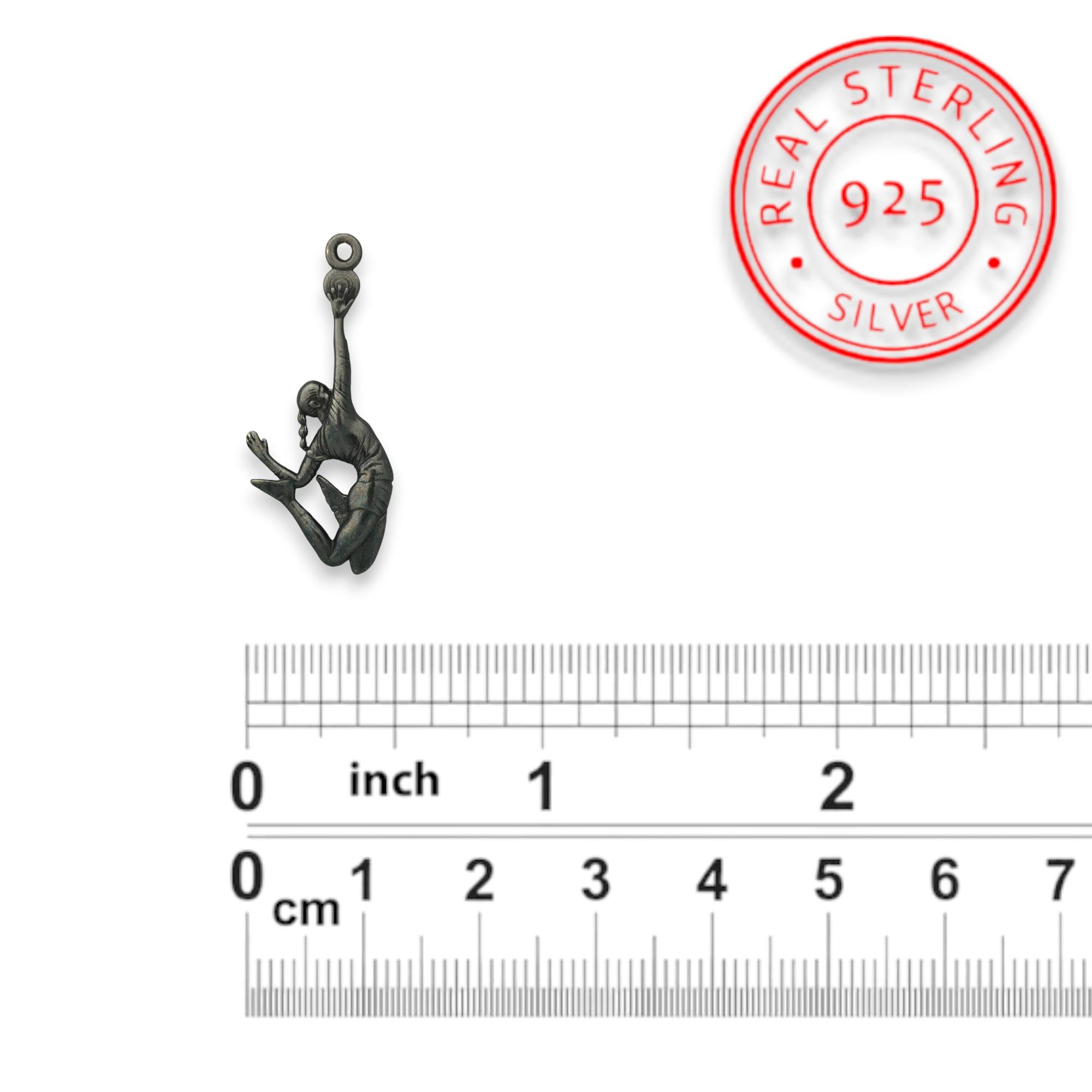 Волейболистка – Женско спортно бижу • медальон от сребро 925 (оксидирано) • ръчна изработка • талисман • идеален подарък – SSJ