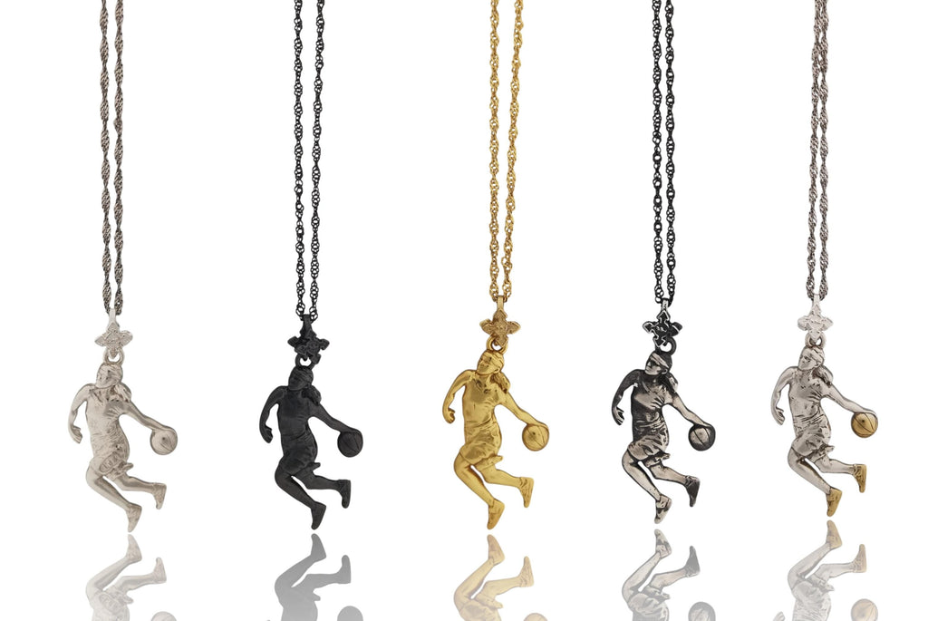 Баскетбол – Женски спортен медальон от сребро 925 с оксидирано черно покритие – Ръчно изработено бижу талисман за баскетболистки и фенки на спорта – Идеален подарък за спортист, треньор или почитател – SSJ