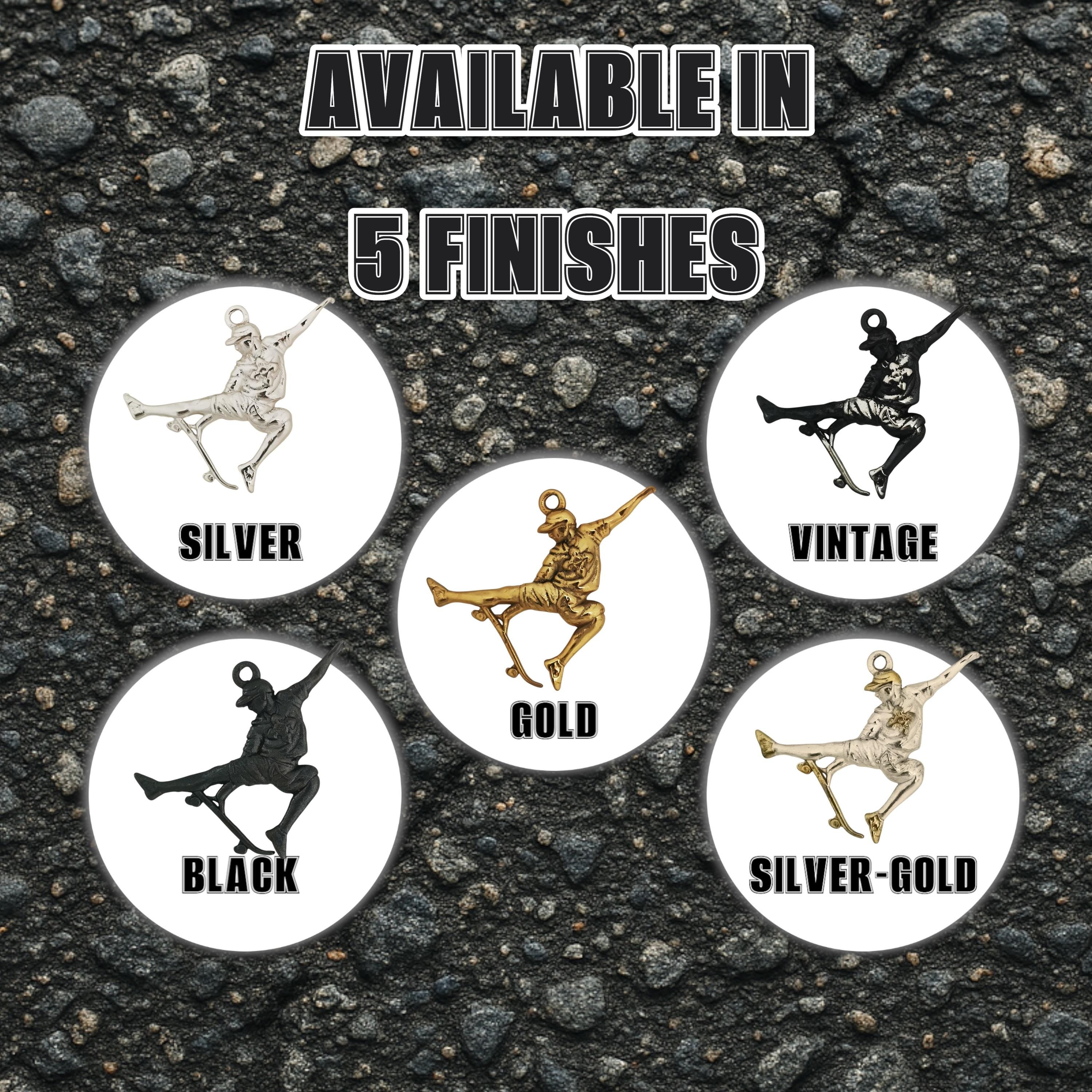 Скейтбордист – Мъжки спортен медальон от сребро 925 с оксидирано покритие – Ръчно изработено спортно бижу – Идеален подарък за мъж, фен на скейтборда – SSJ