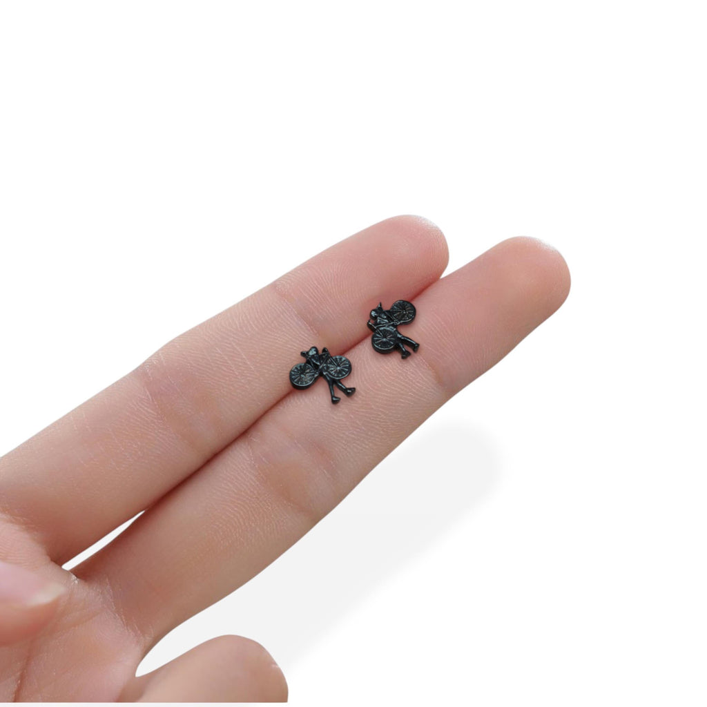 Дамски обеци „Колоездачка“ – Оксидирано сребро 925 – Ръчно изработени спортни бижута – SSJ