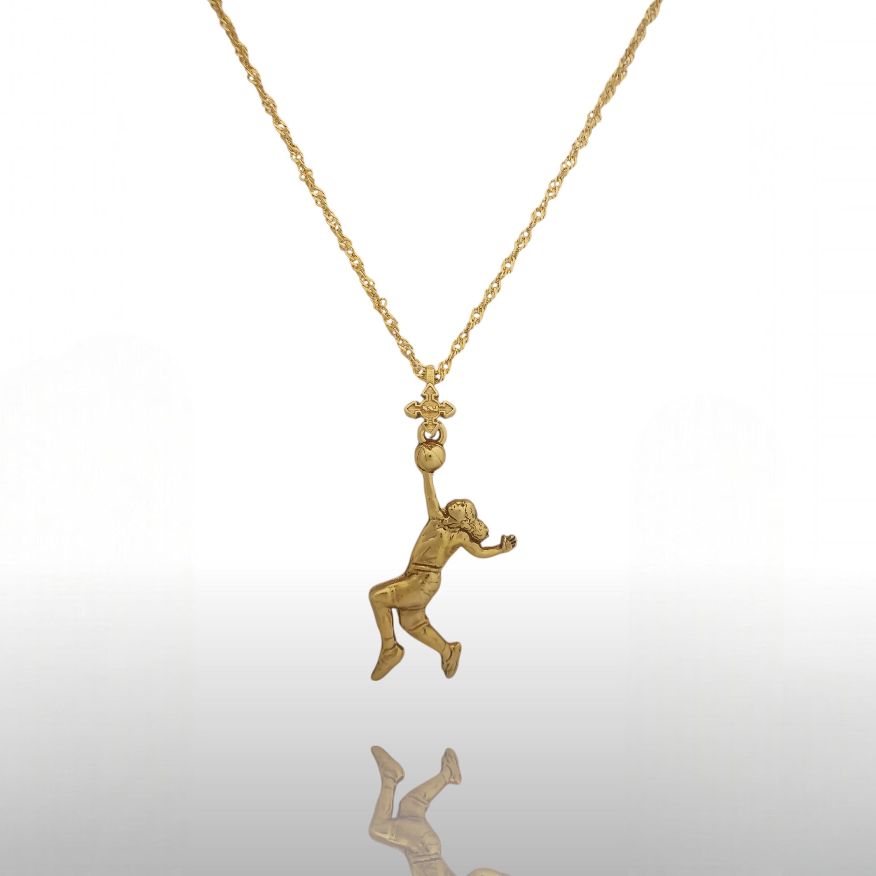 Баскетбол – Женски спортен медальон от сребро 925 с позлатено покритие – Ръчно изработено бижу талисман за баскетболистки и фенки на спорта – Идеален подарък за спортист, треньор или почитател – SSJ