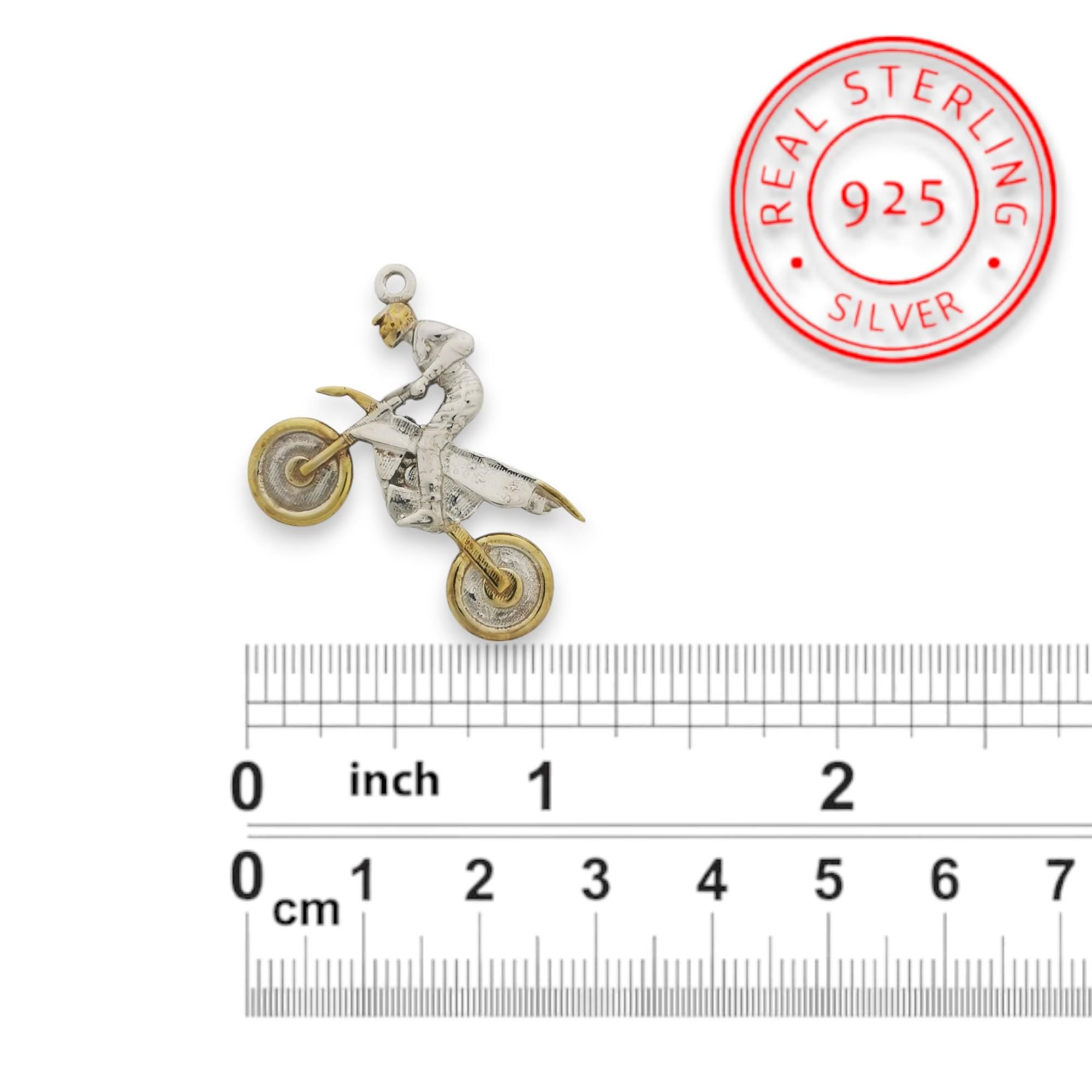 Мотокрос – Мъжки спортен медальон от сребро 925 с частично позлатено покритие – Ръчно изработено спортно бижу – Идеален подарък за мъж, фен на мотокроса – SSJ