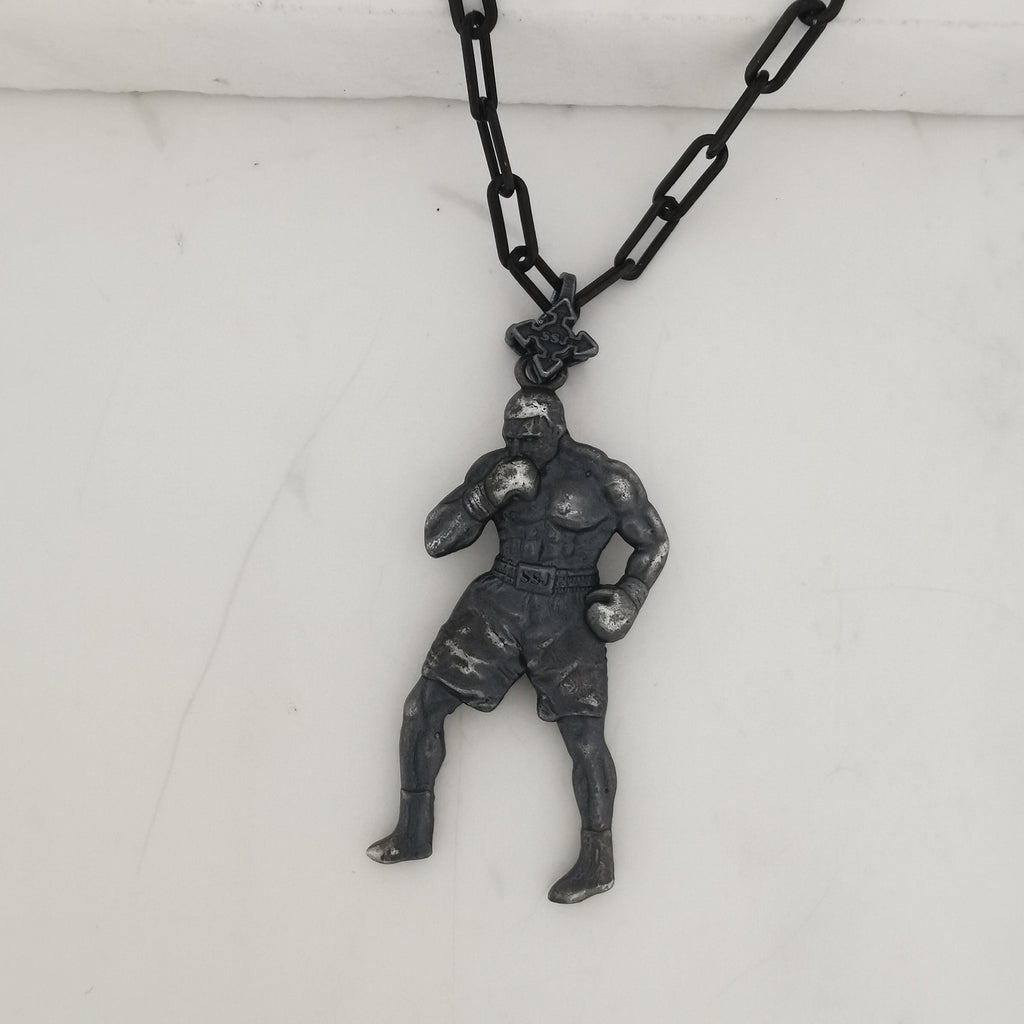 Боксьор – Мъжки спортен медальон за бойци, боксьори и MMA атлети от сребро 925 с оксидирано покритие – Ръчно изработено бижу талисман за бойни изкуства – SSJ