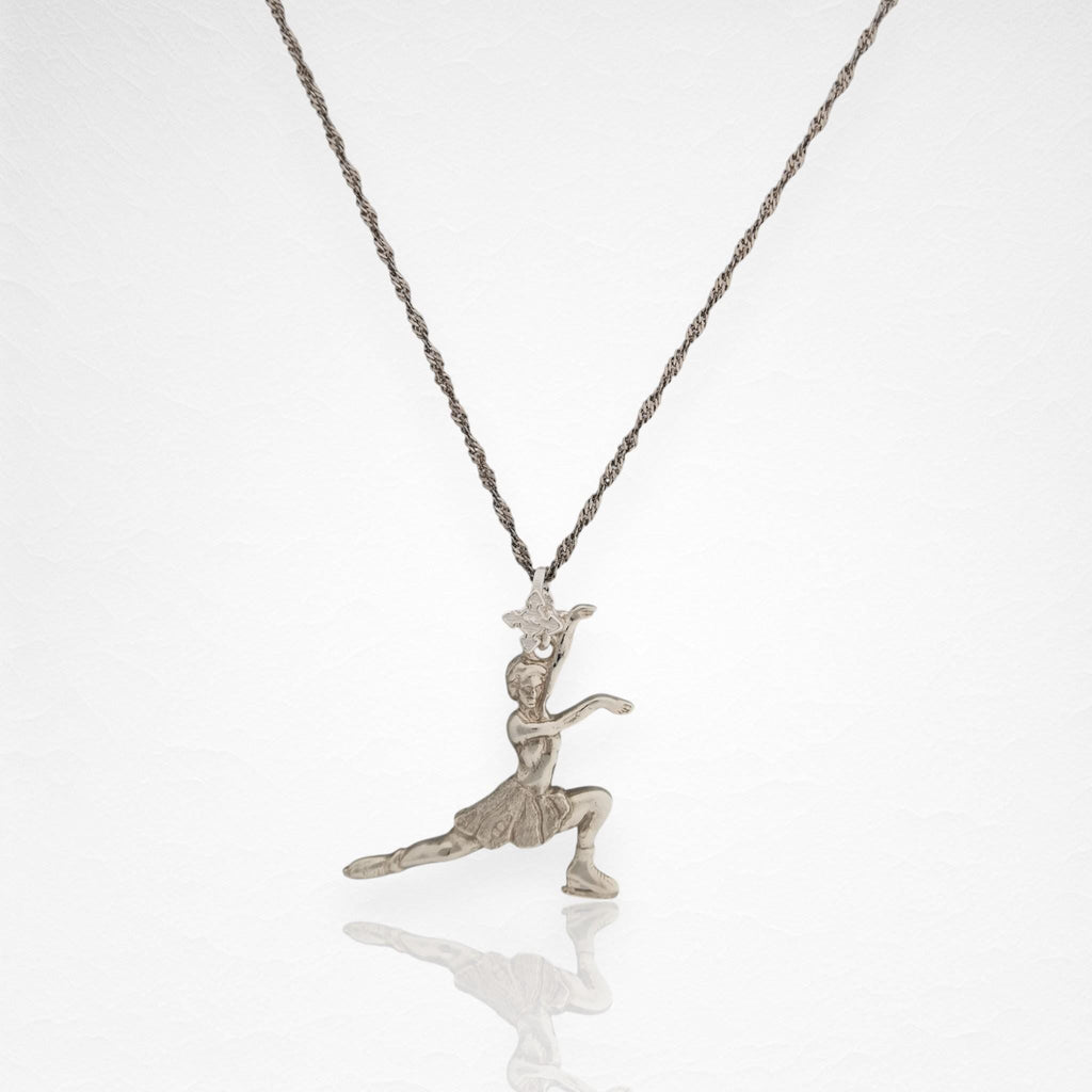 Фигурно пързаляне – Дамски спортен медальон от сребро 925 в класическо сребро – Ръчно изработено спортно бижу – Идеален подарък за жена, фенка на фигурното пързаляне – SSJ