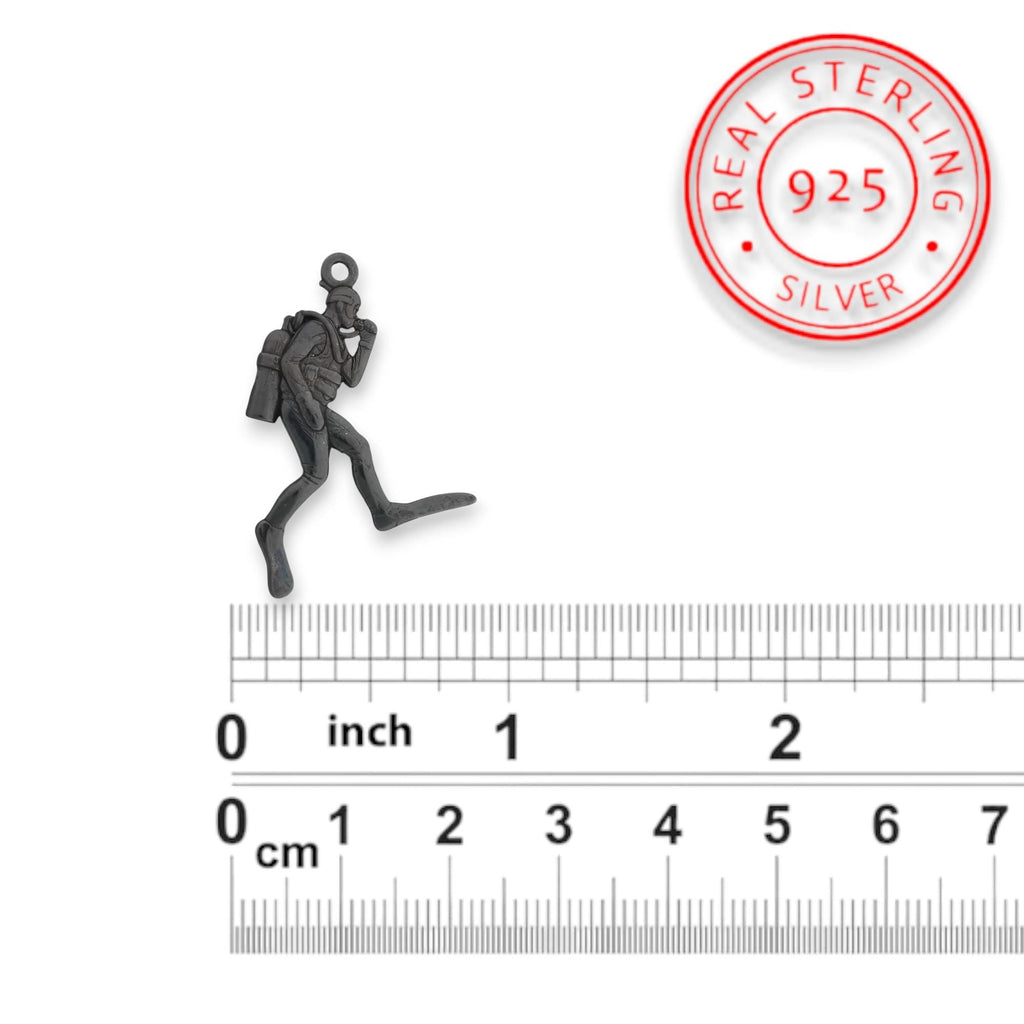 Гмуркач – Мъжки медальон Водолаз от сребро 925 с оксидирано покритие – Ръчно изработено бижу Дайвинг за любители на морето и подводните спортове – SSJ