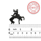 Борба – Мъжки спортен медальон от сребро 925 с оксидирано покритие – Ръчно изработено бижу талисман за борци, треньори и фенове на бойните изкуства – SSJ