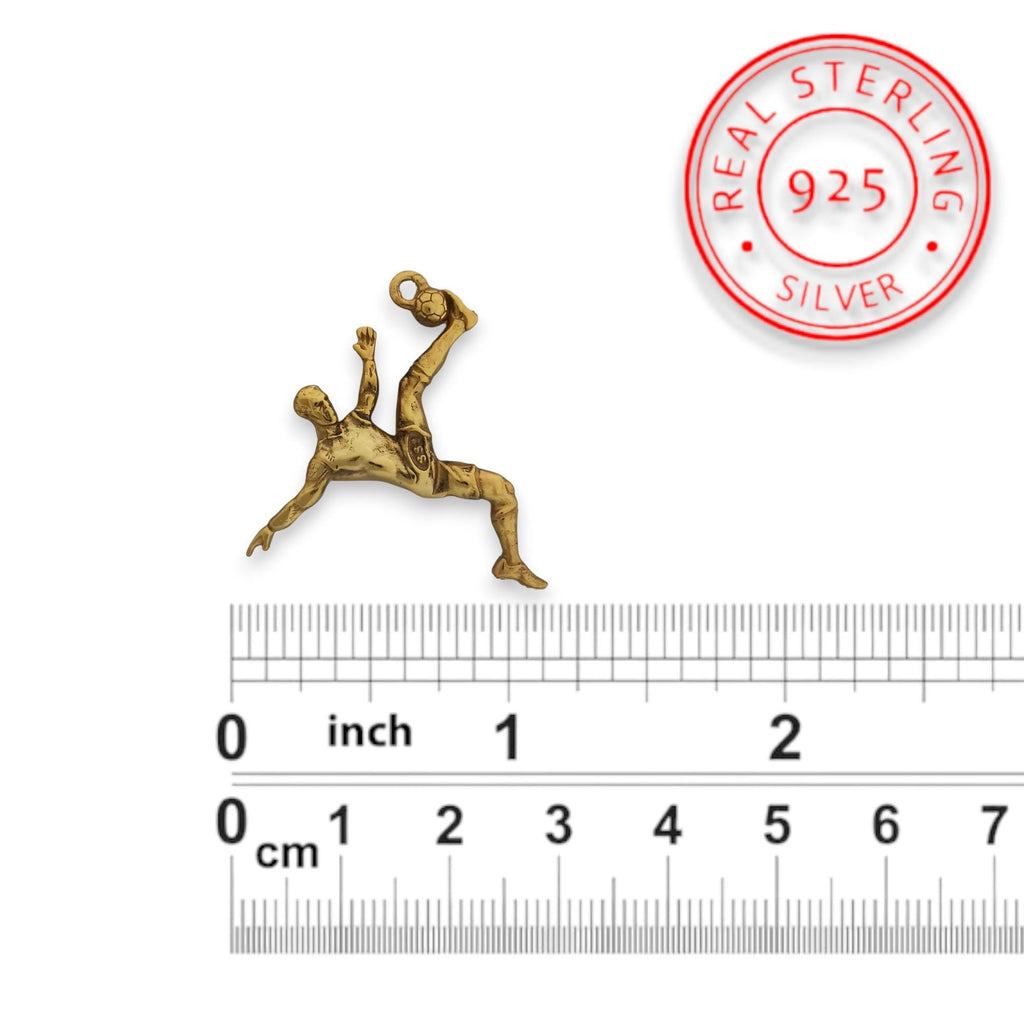Футболист (задна ножица) – Мъжки спортен медальон от сребро 925 с позлатено покритие – Ръчно изработено спортно бижу – Идеален подарък за мъж, фен на футбола – SSJ