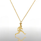 Американски футбол – Мъжки спортен медальон от сребро 925 с позлатено покритие – Ръчно изработено бижу талисман за спортисти и фенове – Идеален подарък за играч, треньор или почитател – SSJ