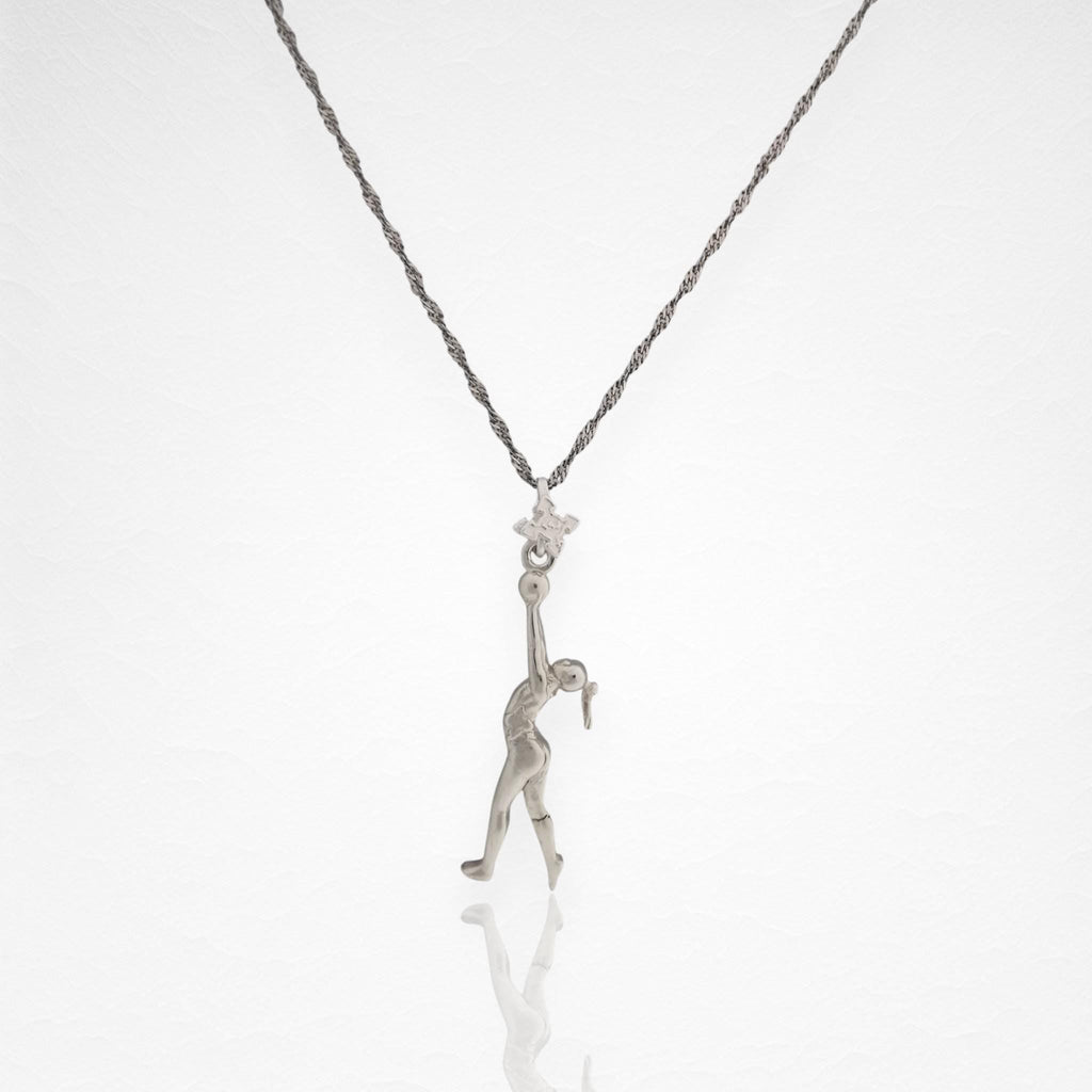 Художествена гимнастика (съчетание с топка) – Дамски спортен медальон от сребро 925 в класическо сребро – Ръчно изработено спортно бижу – Идеален подарък за жена, фенка на художествената гимнастика – SSJ