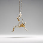 Футболист (задна ножица) – Мъжки спортен медальон от сребро 925 с частично позлатено покритие – Ръчно изработено спортно бижу – Идеален подарък за мъж, фен на футбола – SSJ