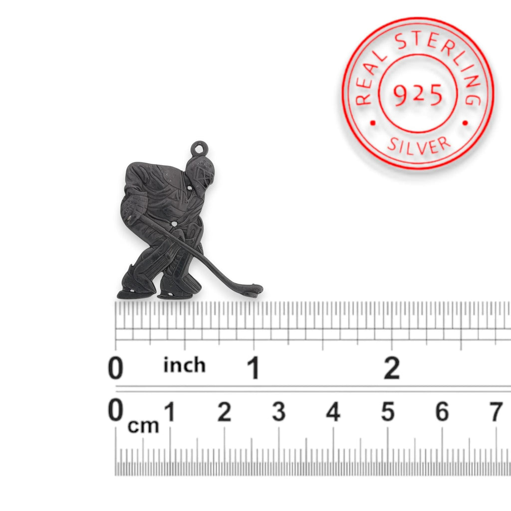 Хокеист (вратар) – Мъжки спортен медальон от сребро 925 с оксидирано покритие – Ръчно изработено спортно бижу – Идеален подарък за мъж, фен на хокея – SSJ