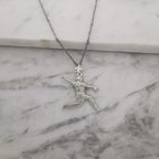 Бейзбол – Мъжки спортен медальон за бейзболист питчър от сребро 925 – Ръчно изработено бижу талисман – Идеален подарък за спортисти, треньори и фенове – SSJ