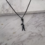 Художествена гимнастика (съчетание с топка) – Дамски спортен медальон от сребро 925 с оксидирано покритие – Ръчно изработено спортно бижу – Идеален подарък за жена, фенка на художествената гимнастика – SSJ