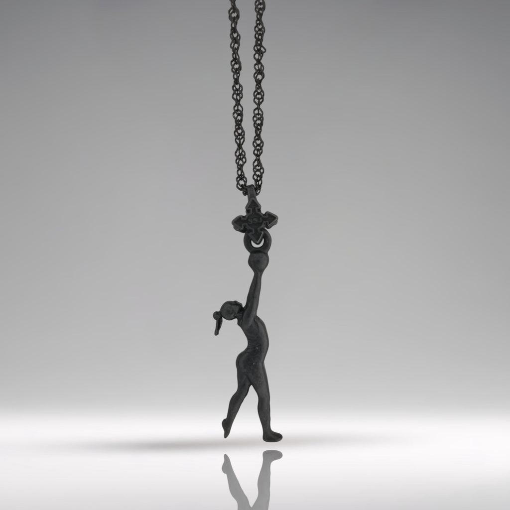 Художествена гимнастика (съчетание с топка) – Дамски спортен медальон от сребро 925 с оксидирано покритие – Ръчно изработено спортно бижу – Идеален подарък за жена, фенка на художествената гимнастика – SSJ