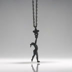 Художествена гимнастика (съчетание с топка) – Дамски спортен медальон от сребро 925 с оксидирано покритие – Ръчно изработено спортно бижу – Идеален подарък за жена, фенка на художествената гимнастика – SSJ