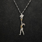 Художествена гимнастика (съчетание с топка) – Дамски спортен медальон от сребро 925 с частично позлатено покритие – Ръчно изработено спортно бижу – Идеален подарък за жена, фенка на художествената гимнастика – SSJ