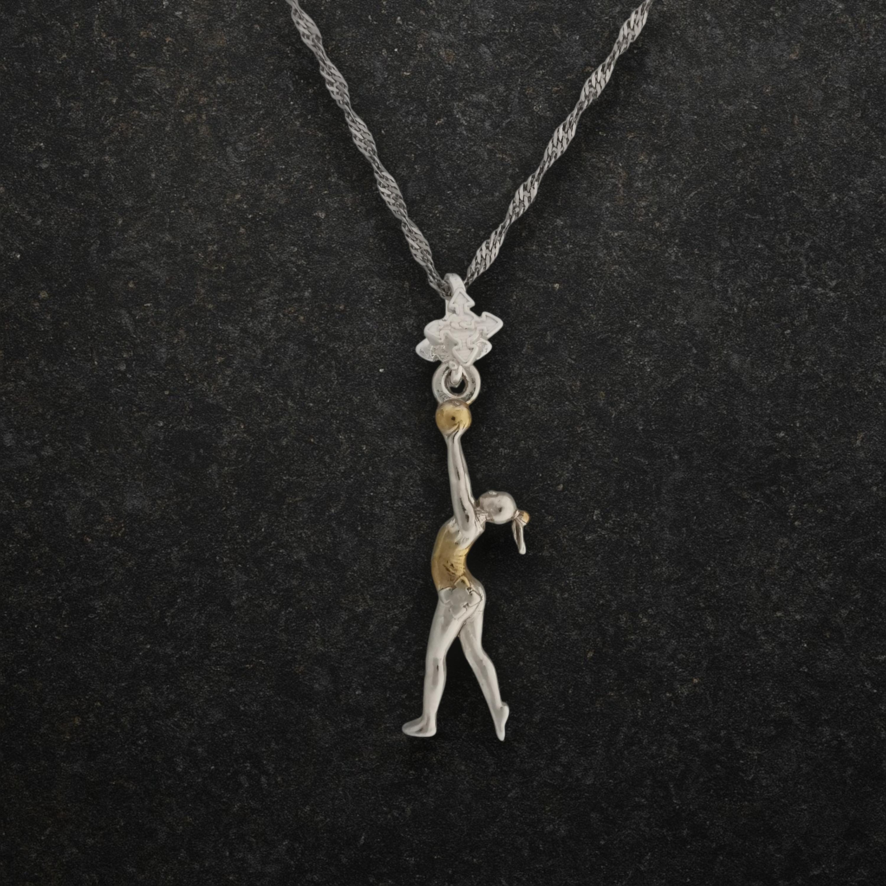 Художествена гимнастика (съчетание с топка) – Дамски спортен медальон от сребро 925 с частично позлатено покритие – Ръчно изработено спортно бижу – Идеален подарък за жена, фенка на художествената гимнастика – SSJ