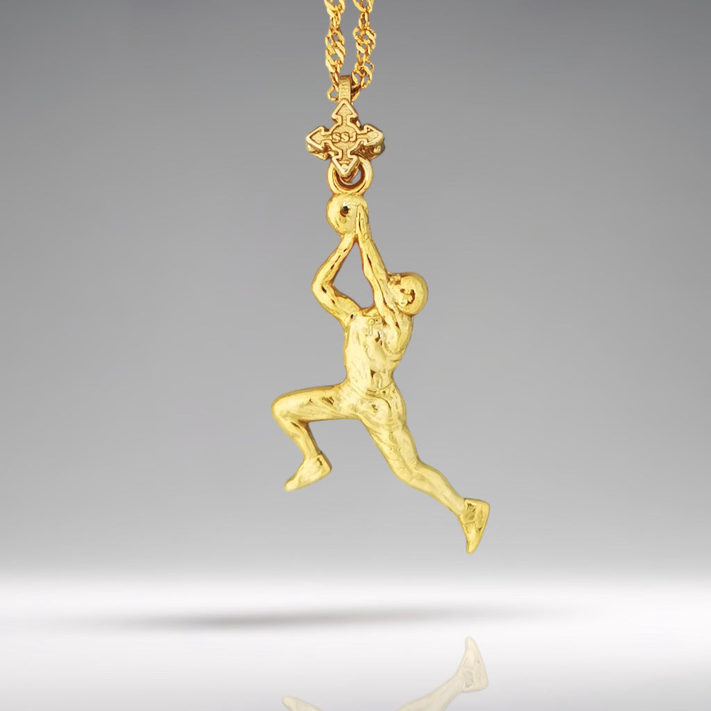 Баскетбол – Мъжки спортен медальон от сребро 925 с позлатено покритие – Ръчно изработено бижу талисман за баскетболисти и фенове – Идеален подарък за спортист, треньор или почитател – SSJ
