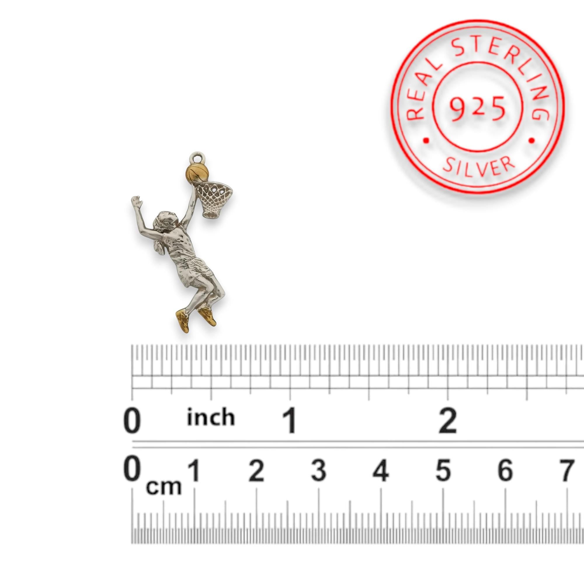 Баскетбол – Женски спортен медальон от сребро 925 с частично позлатено покритие – Ръчно изработено бижу талисман за баскетболистки и фенки на спорта – Идеален подарък за спортист, треньор или почитател – SSJ