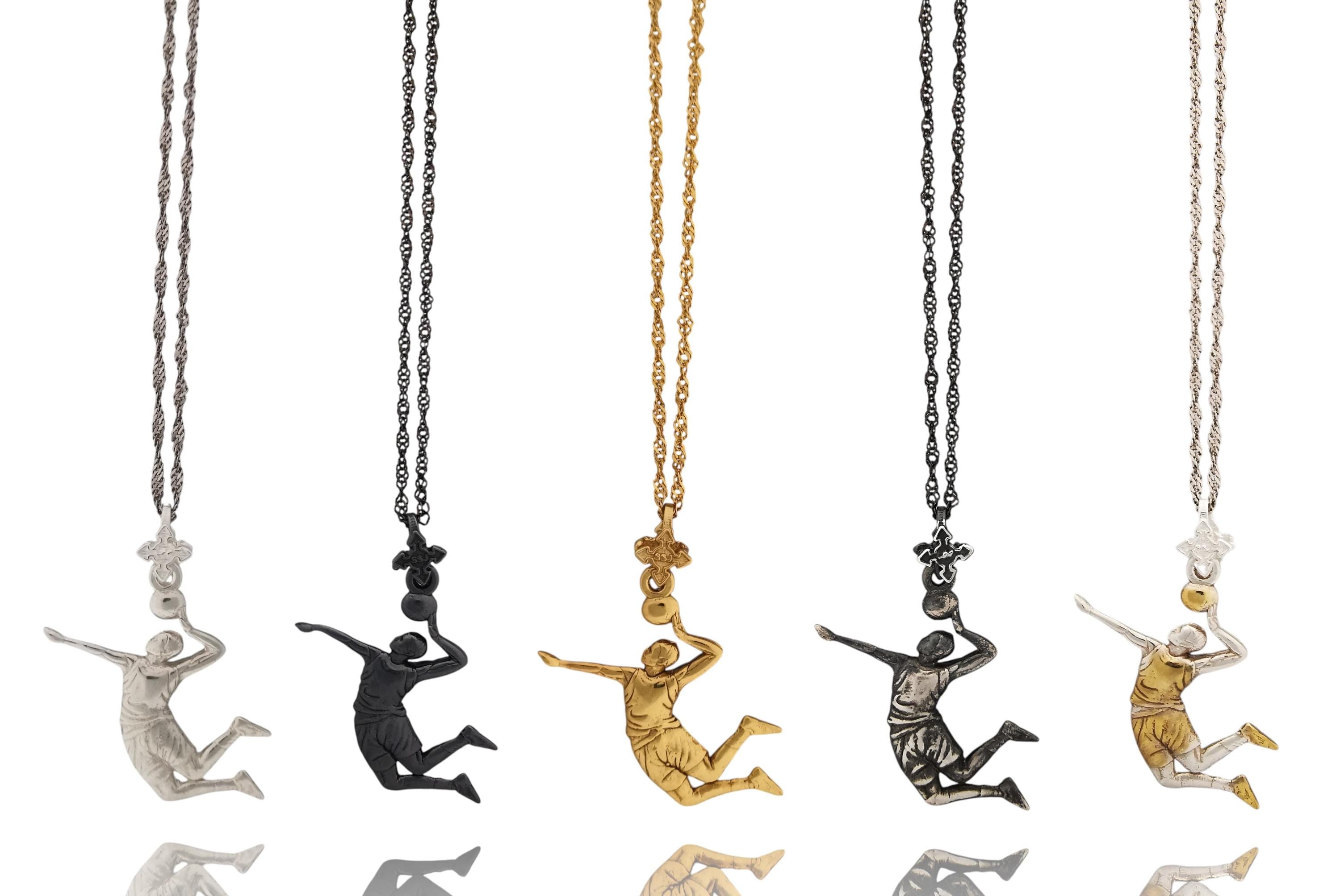 Волейболист – Мъжки спортен медальон с винтидж покритие – Сребро 925 – Ръчно изработено бижу/талисман – Идеален подарък – SSJ