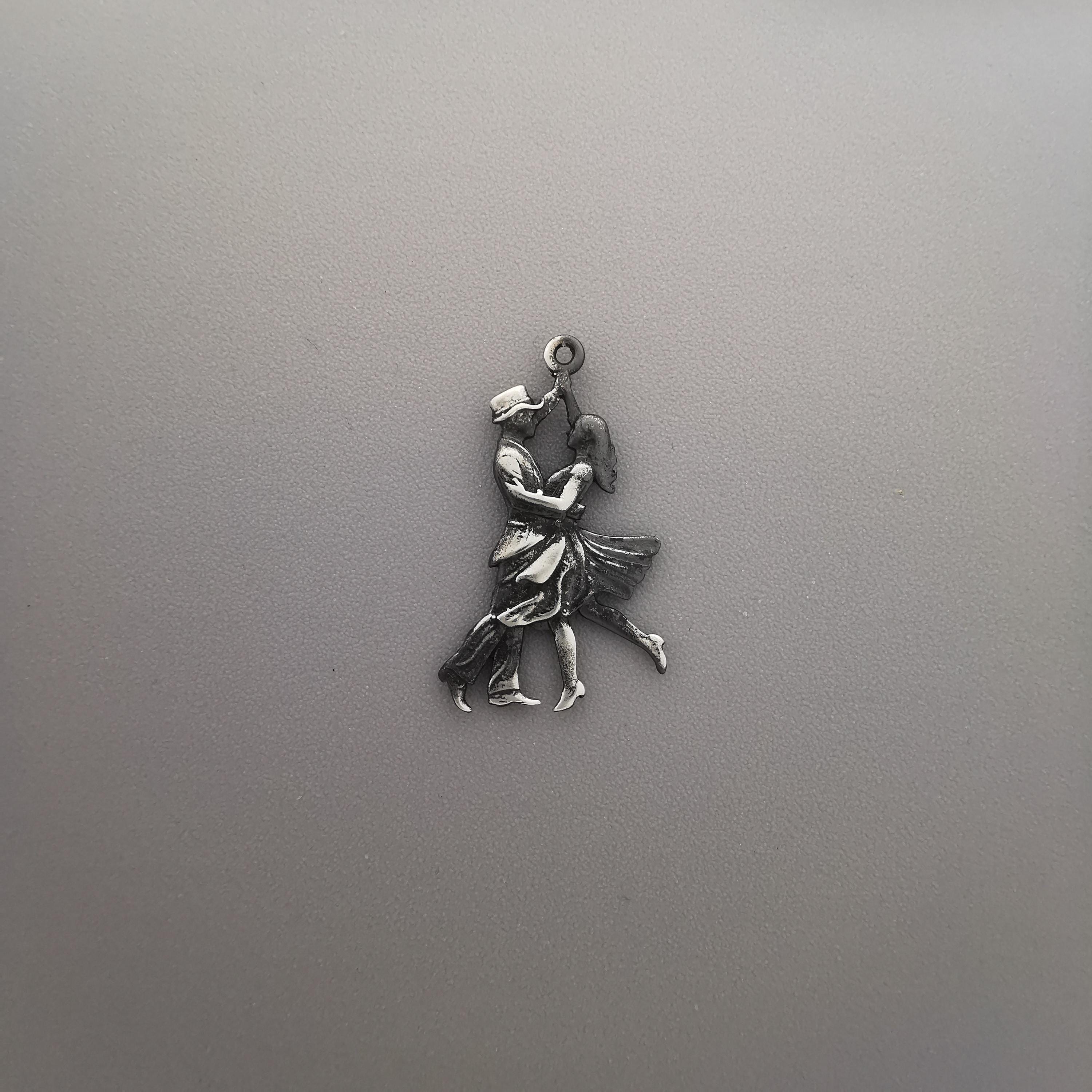 Латино танци – Унисекс спортен медальон от сребро 925 с винтидж покритие – Ръчно изработено спортно бижу – Идеален подарък за жена, фенка на спортните танци – SSJ