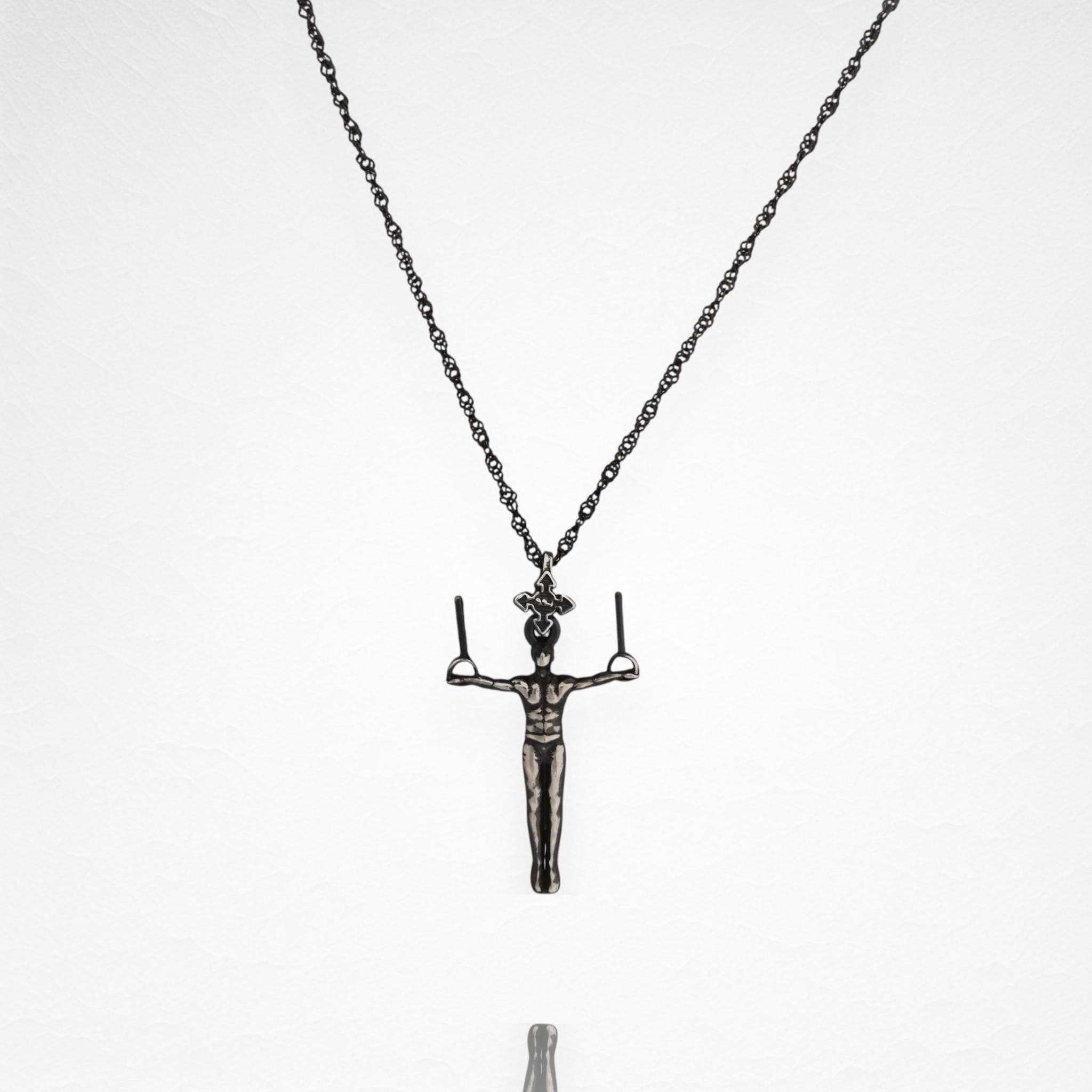 Гимнастик на халки – Мъжки спортен медальон от сребро 925 с винтидж покритие – Ръчно изработено бижу талисман за гимнастици и спортисти – Идеален подарък за спортист, треньор или фен – SSJ