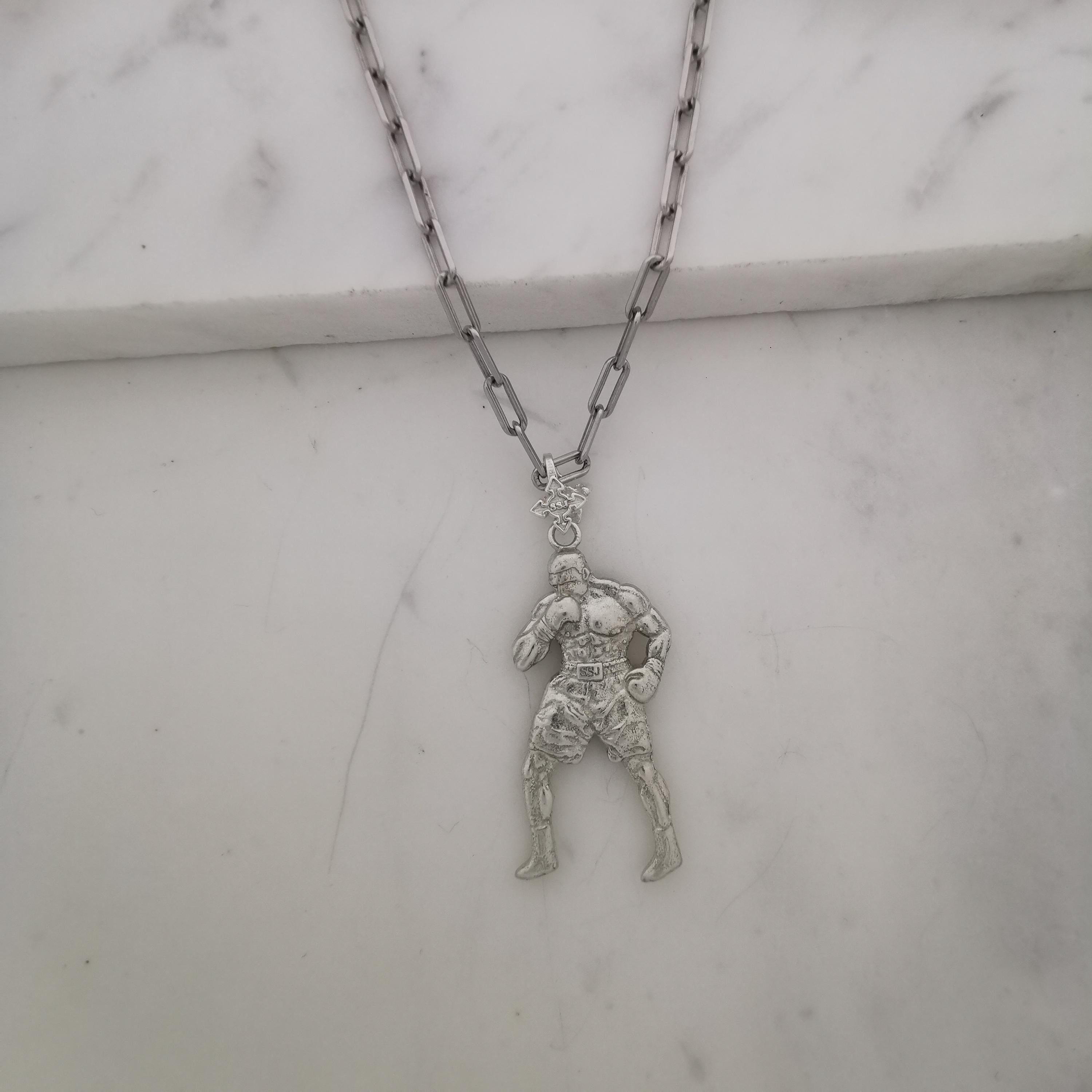 Боксьор – Мъжки спортен медальон за бойци, боксьори и MMA атлети от сребро 925 – Ръчно изработено бижу талисман за бойни изкуства – SSJ