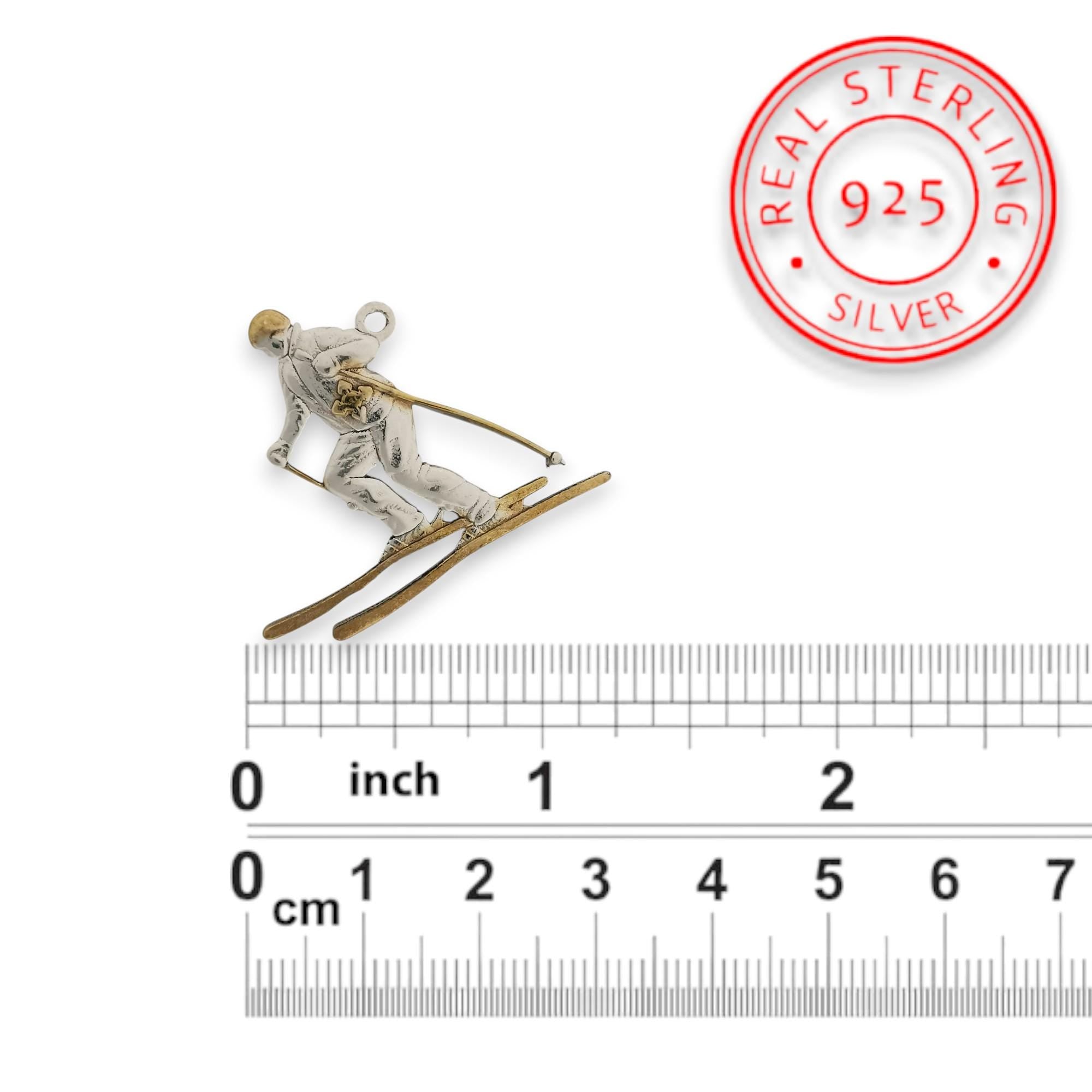 Скиор – Унисекс спортен медальон от сребро 925 с частично позлатено покритие – Ръчно изработено спортно бижу – Идеален подарък за фен на зимните спортове – SSJ