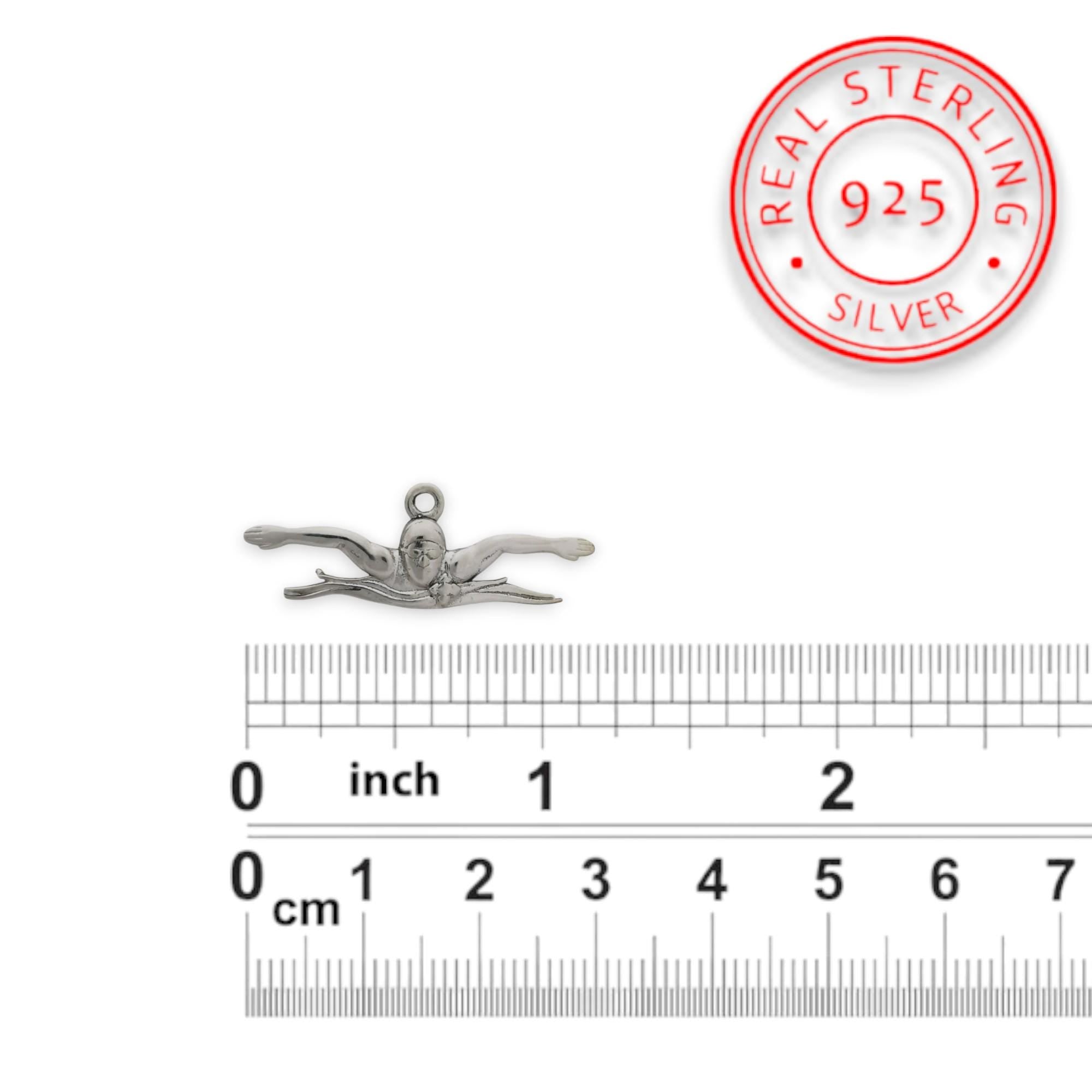 Плуване (Бътерфлай) – Мъжки спортен медальон от сребро 925 в класическо сребро – Ръчно изработено спортно бижу – Идеален подарък за мъж, фен на плуването – SSJ