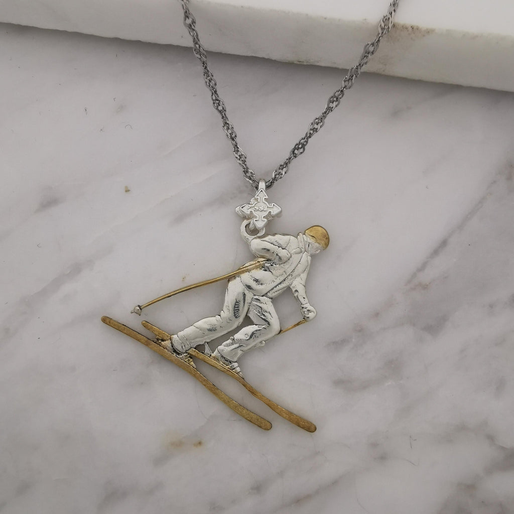 Скиор – Унисекс спортен медальон от сребро 925 с частично позлатено покритие – Ръчно изработено спортно бижу – Идеален подарък за фен на зимните спортове – SSJ